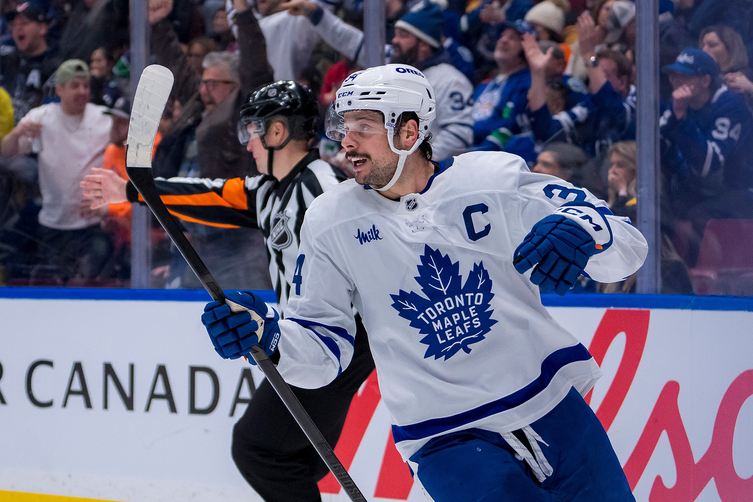 NHL: Toronto Maple Leafs at Vancouver Canucks