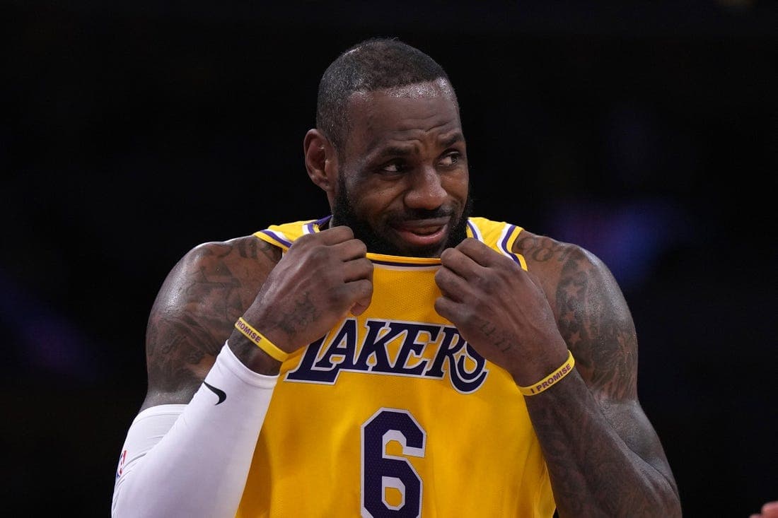 LeBron James injury