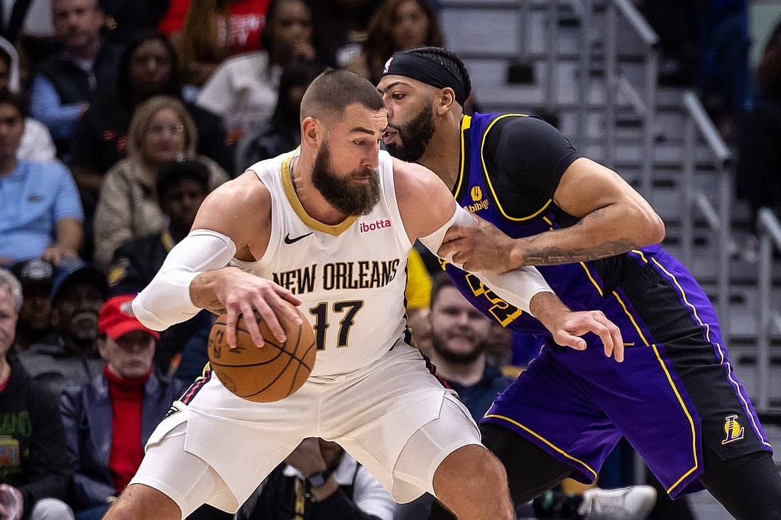 New Orleans Pelicans center Jonas Valanciunas