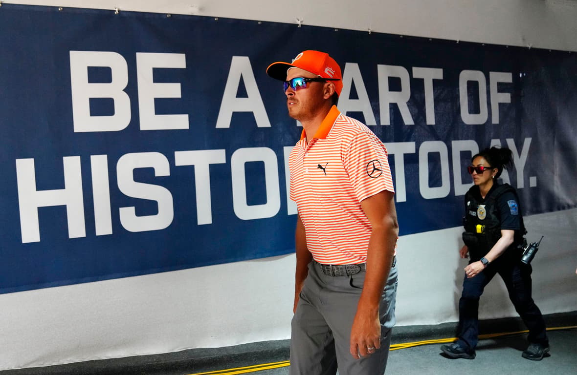 pga tour, liv golf