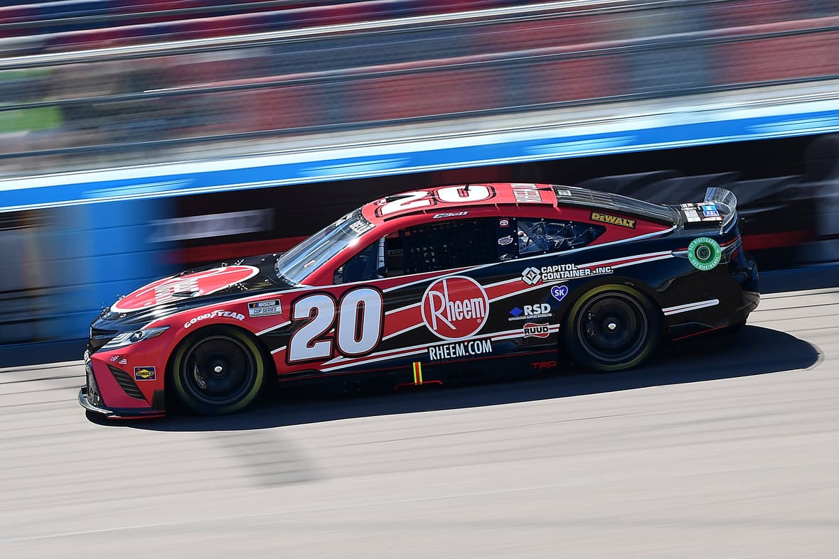 NASCAR: Ruoff Mortgage 500 Practice & Qualifying