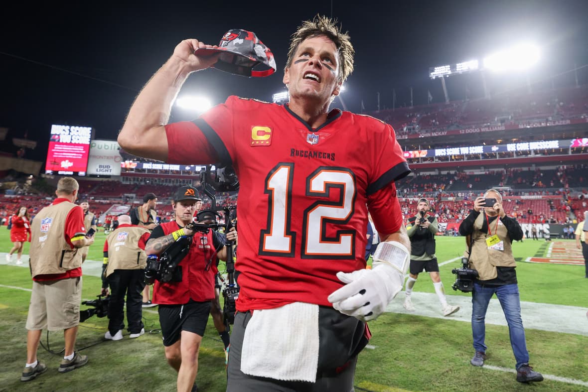 tom brady retires
