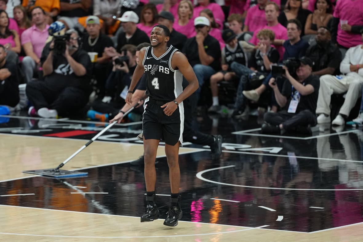 NBA RUmors. San ANtonio Spurs, De'Aaron FOx