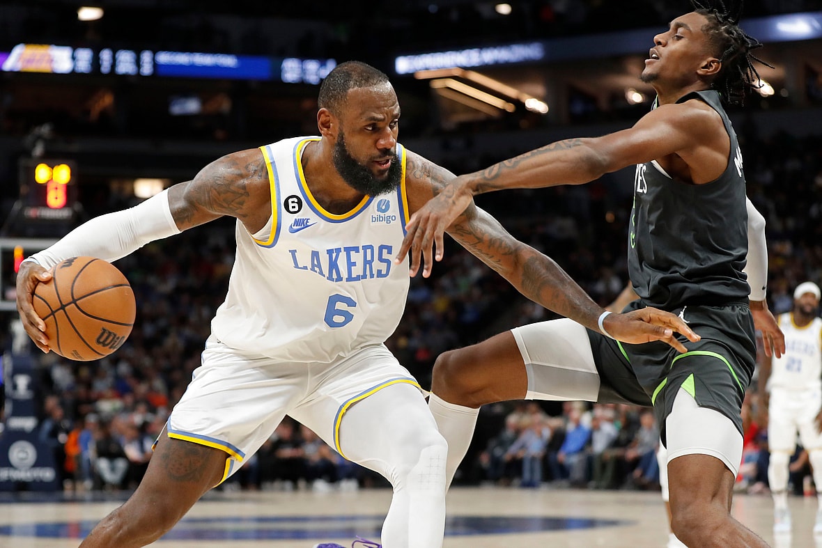 NBA: Los Angeles Lakers at Minnesota Timberwolves