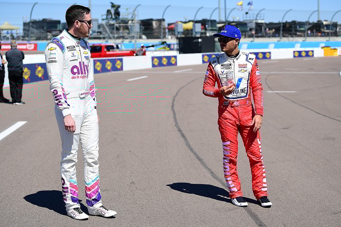 NASCAR: Ruoff Mortgage 500 Practice & Qualifying