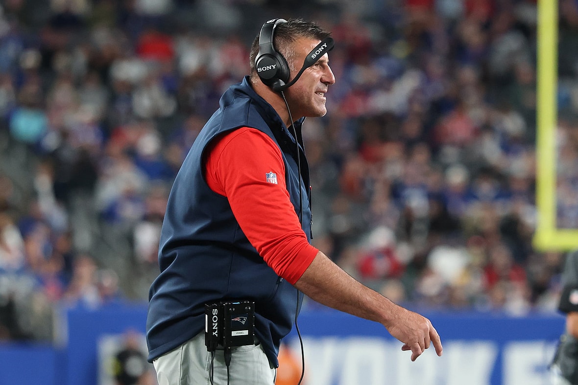 NFL: New England Patriots at New York Giants