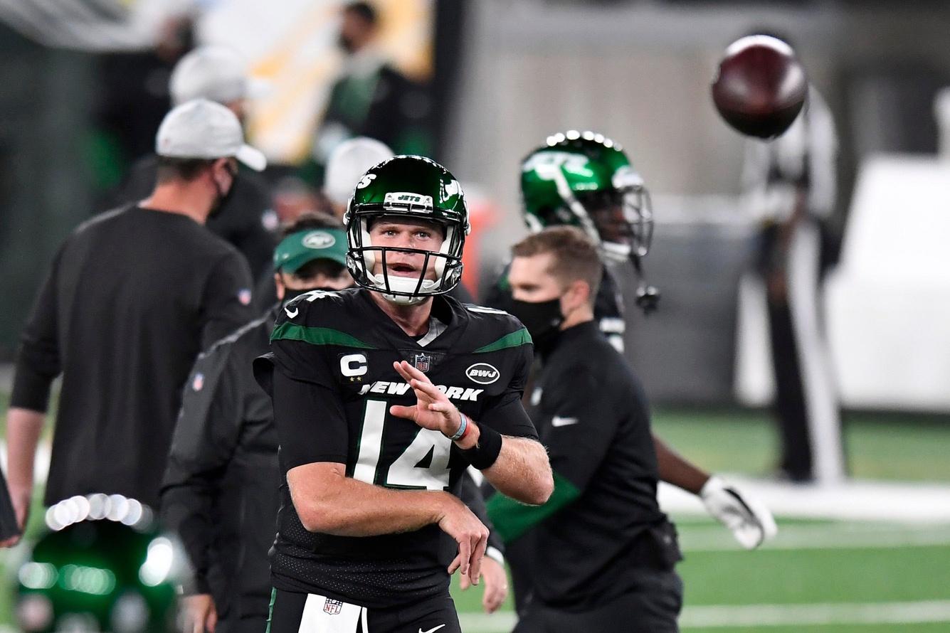 Jets' Sam Darnold during game against the Broncos