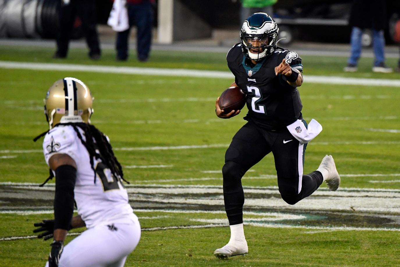 Eagles Jalen Hurts makes history in NFL debut.