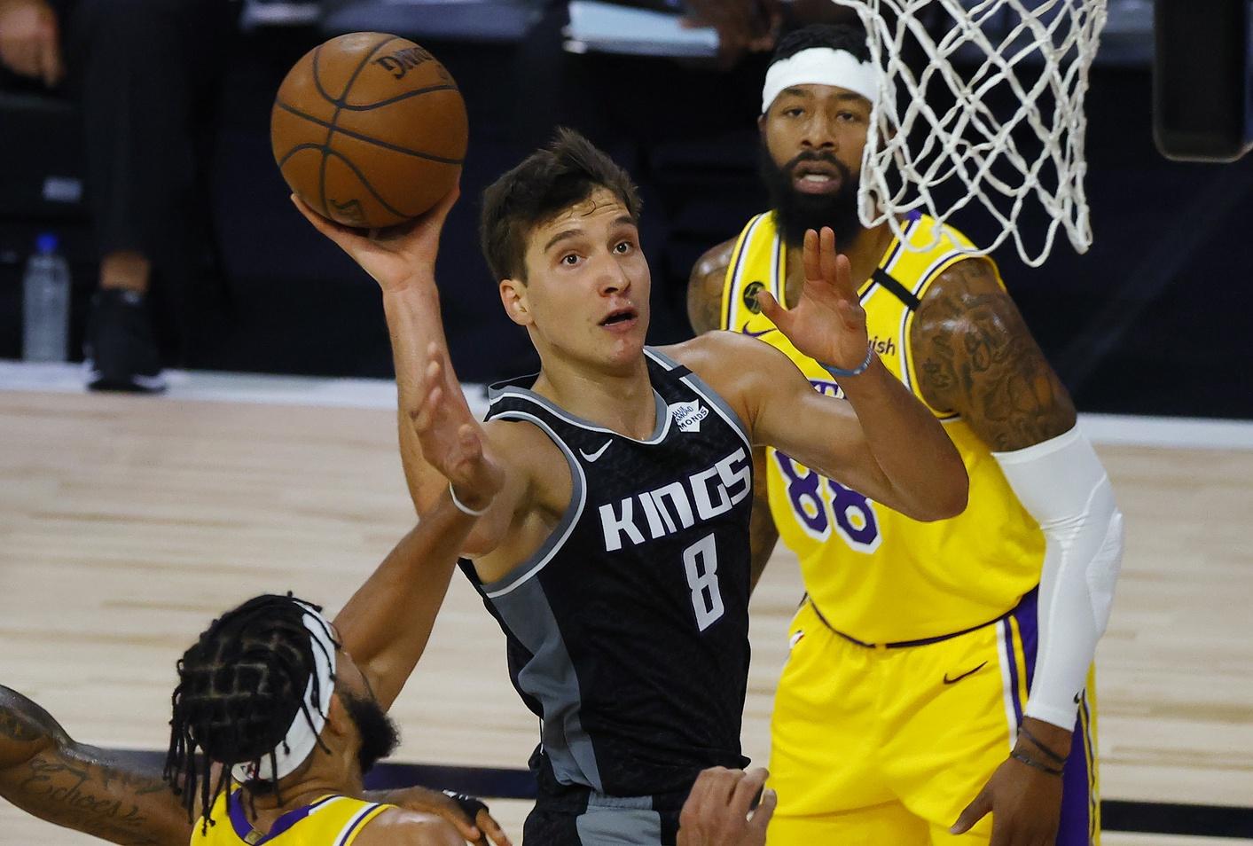 Los Angeles Lakers rumors: JaVale McGee odd man out?
