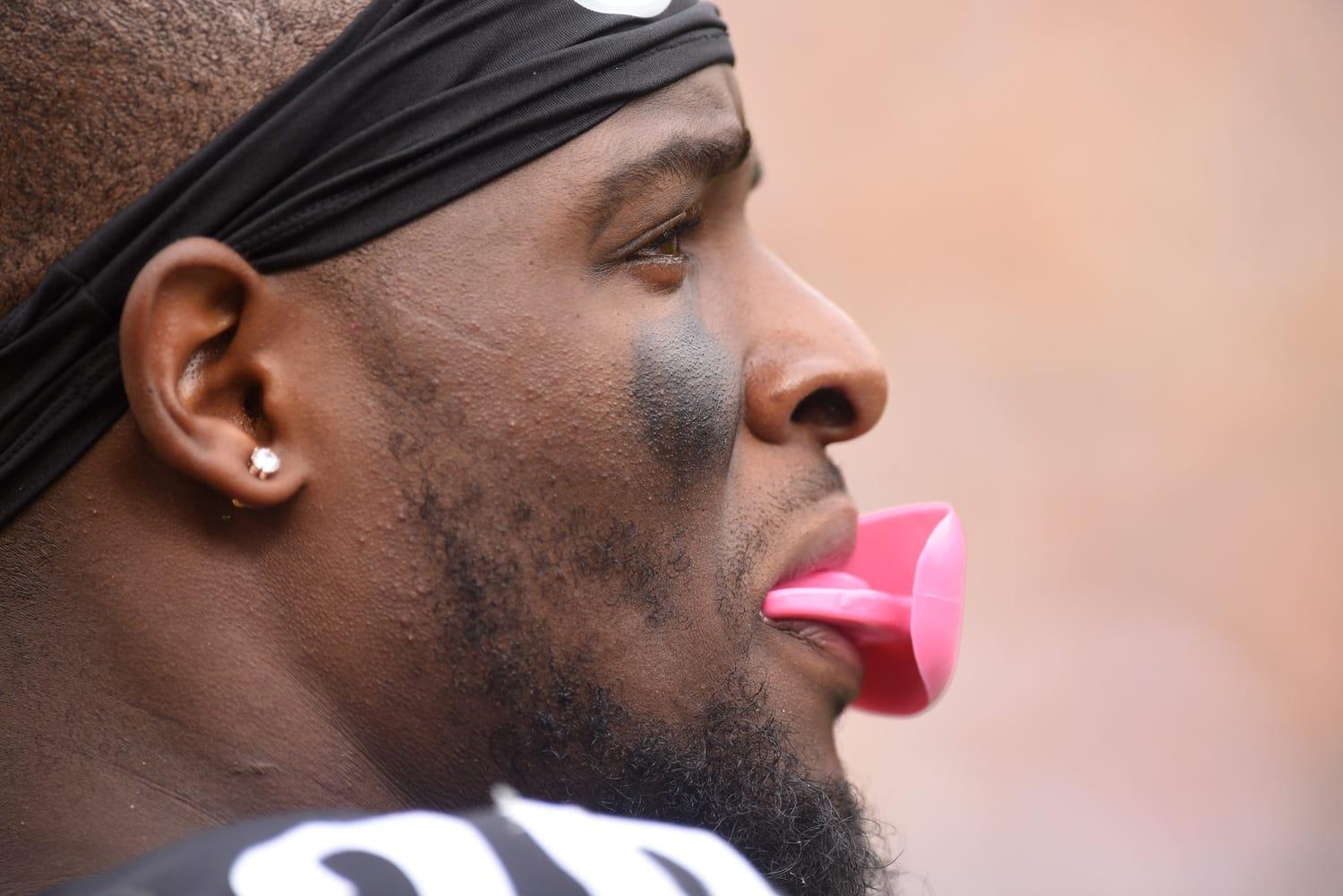 Le'Veon Ball pinky
