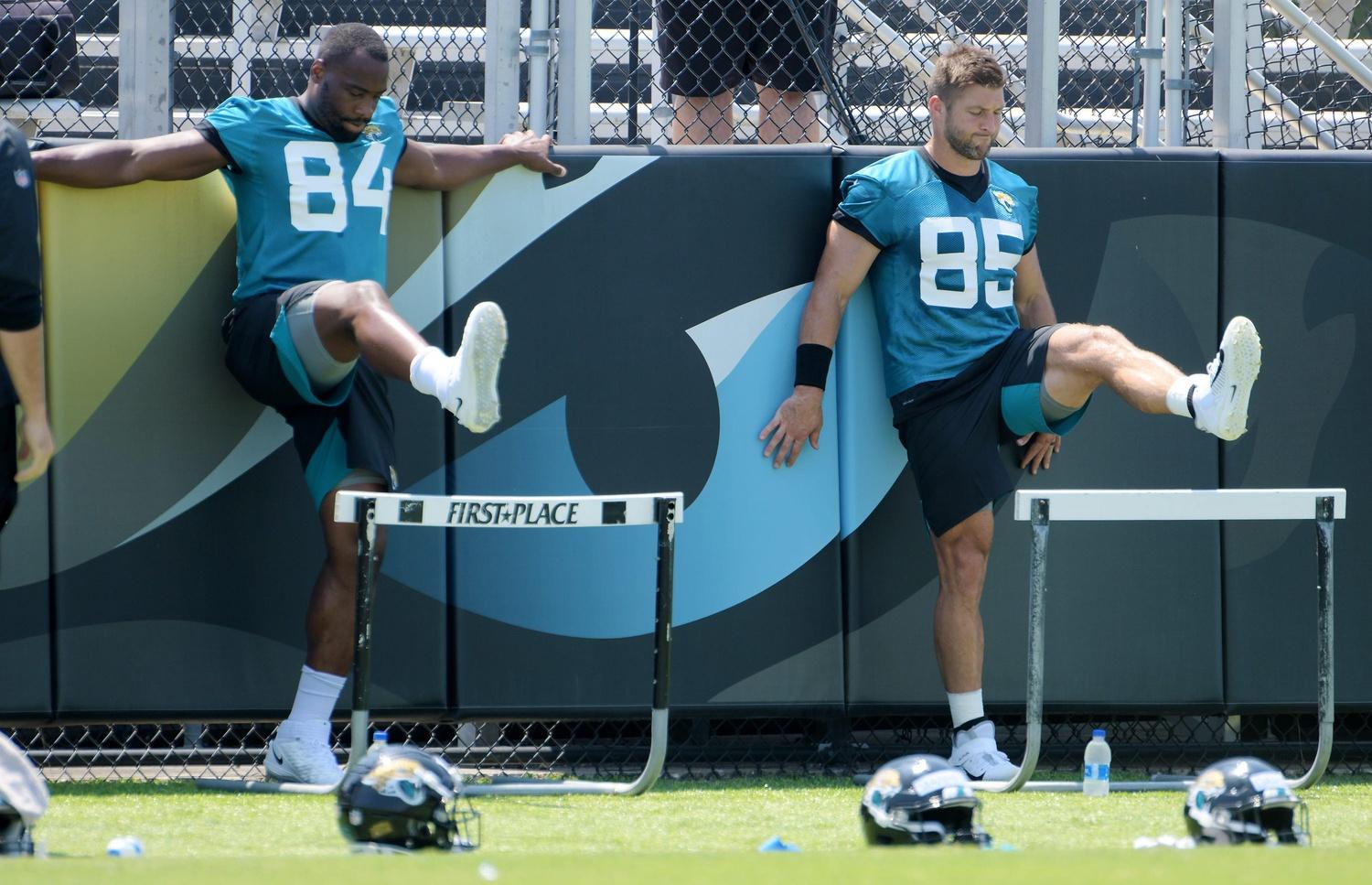 Tim Tebow props posted despite dubious NFL future