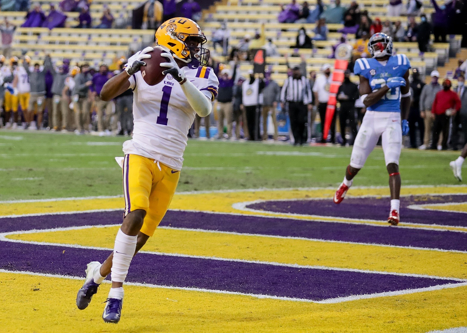 3 reasons why LSU football will exceed expectations in 2021