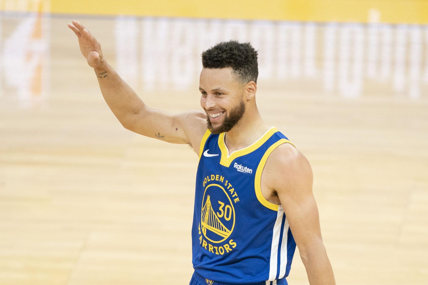 Imagine Jalen Suggs learning from Stephen Curry with the Warriors? Whew.