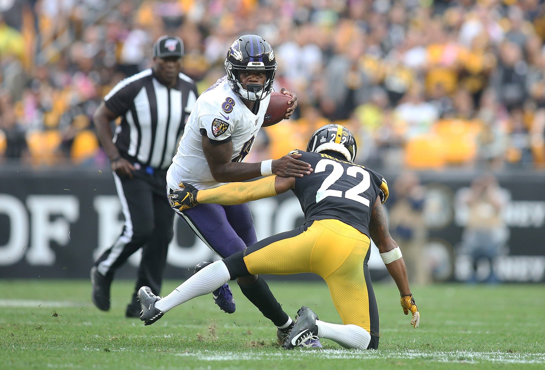 Ravens QB Lamar Jackson during NFL game against the Steelers