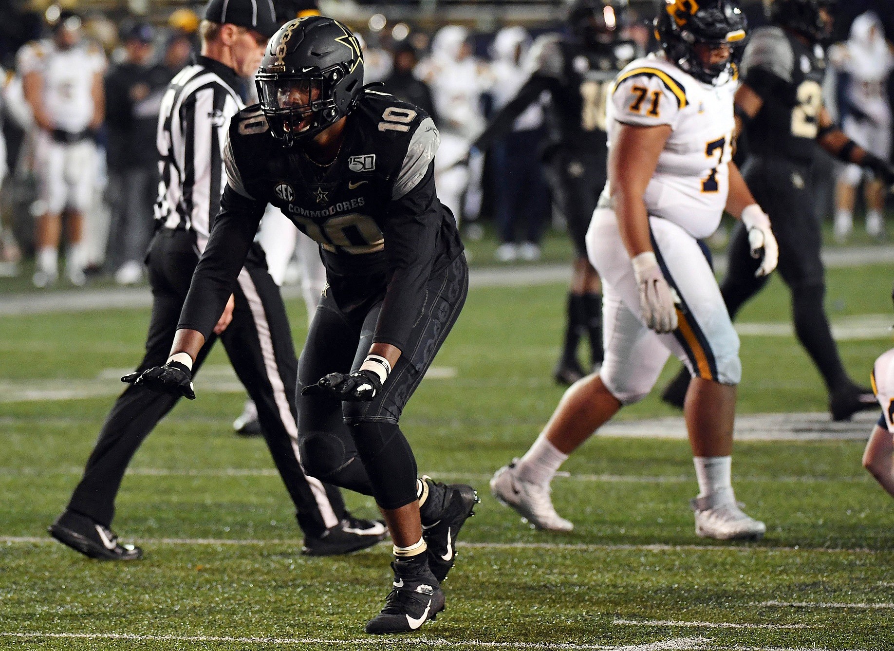 Cleveland Browns 2021 NFL mock draft: Dayo Odeyingbo, EDGE, Vanderbilt