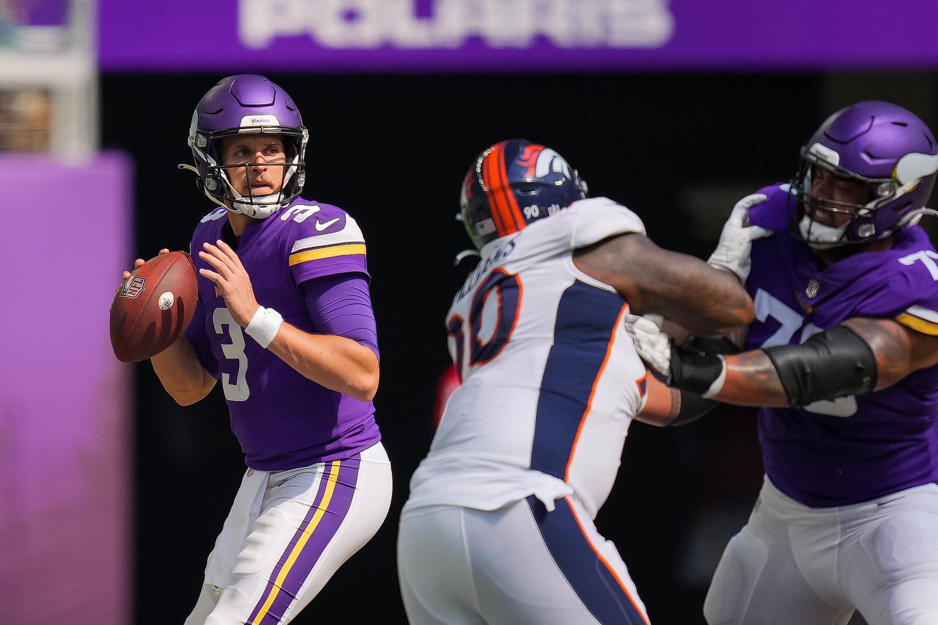 NFL: Denver Broncos at Minnesota Vikings