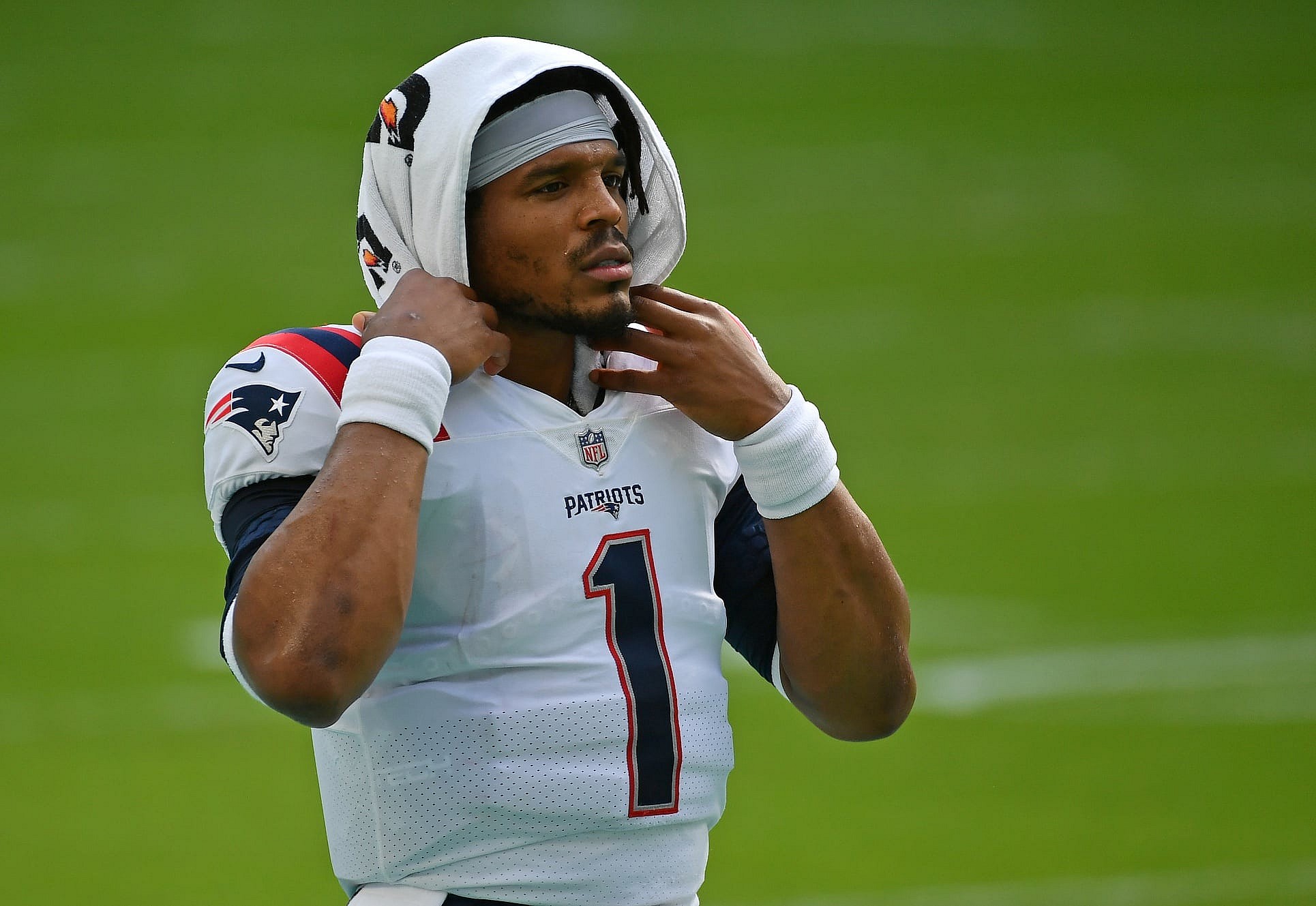 Dwayne Haskins trade could make sense to replace Cam Newton for the Patriots. 