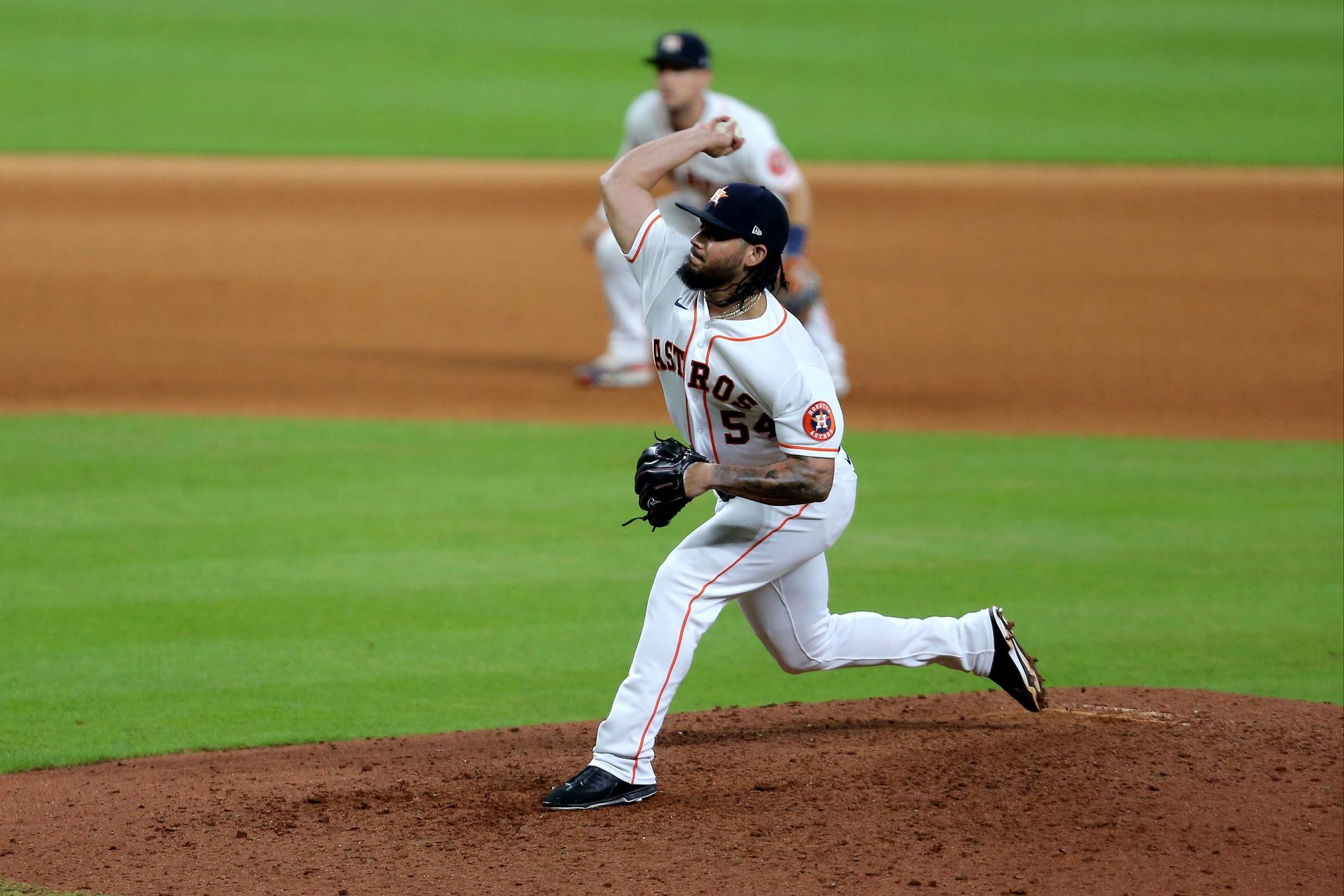 MLB free agents: Roberto Osuna