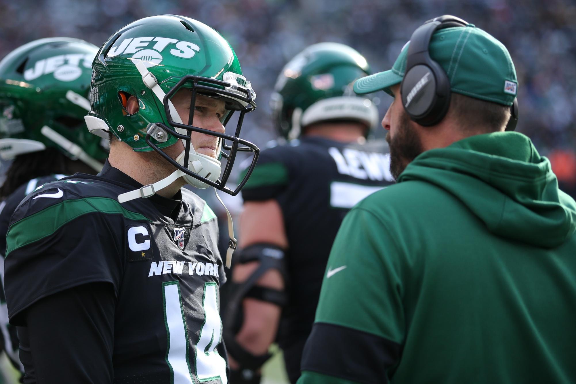 Dysfunction is the last thing Sam Darnold needs