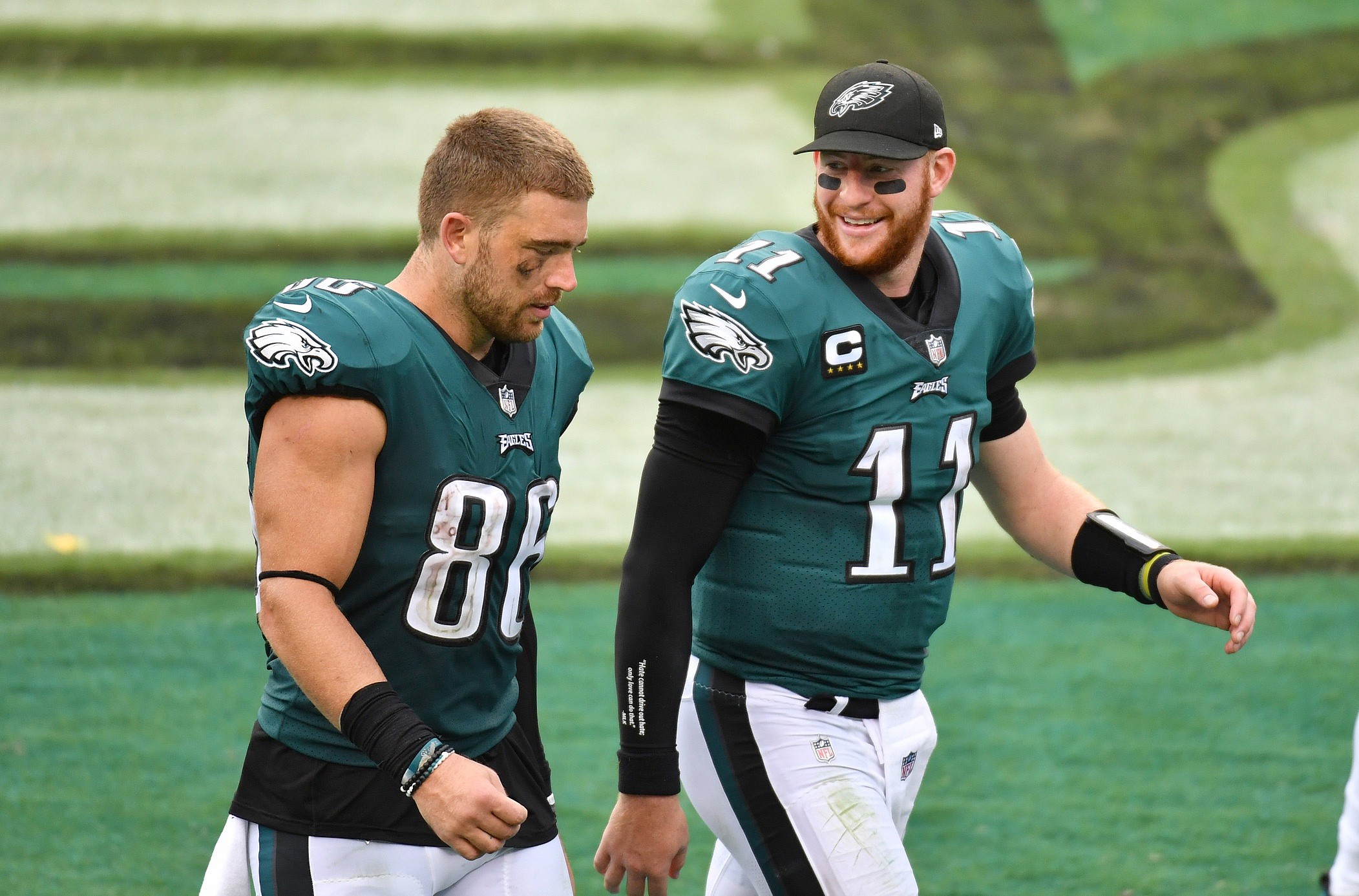 Zach Ertz could reunite with Carson Wentz on Indianapolis Colts