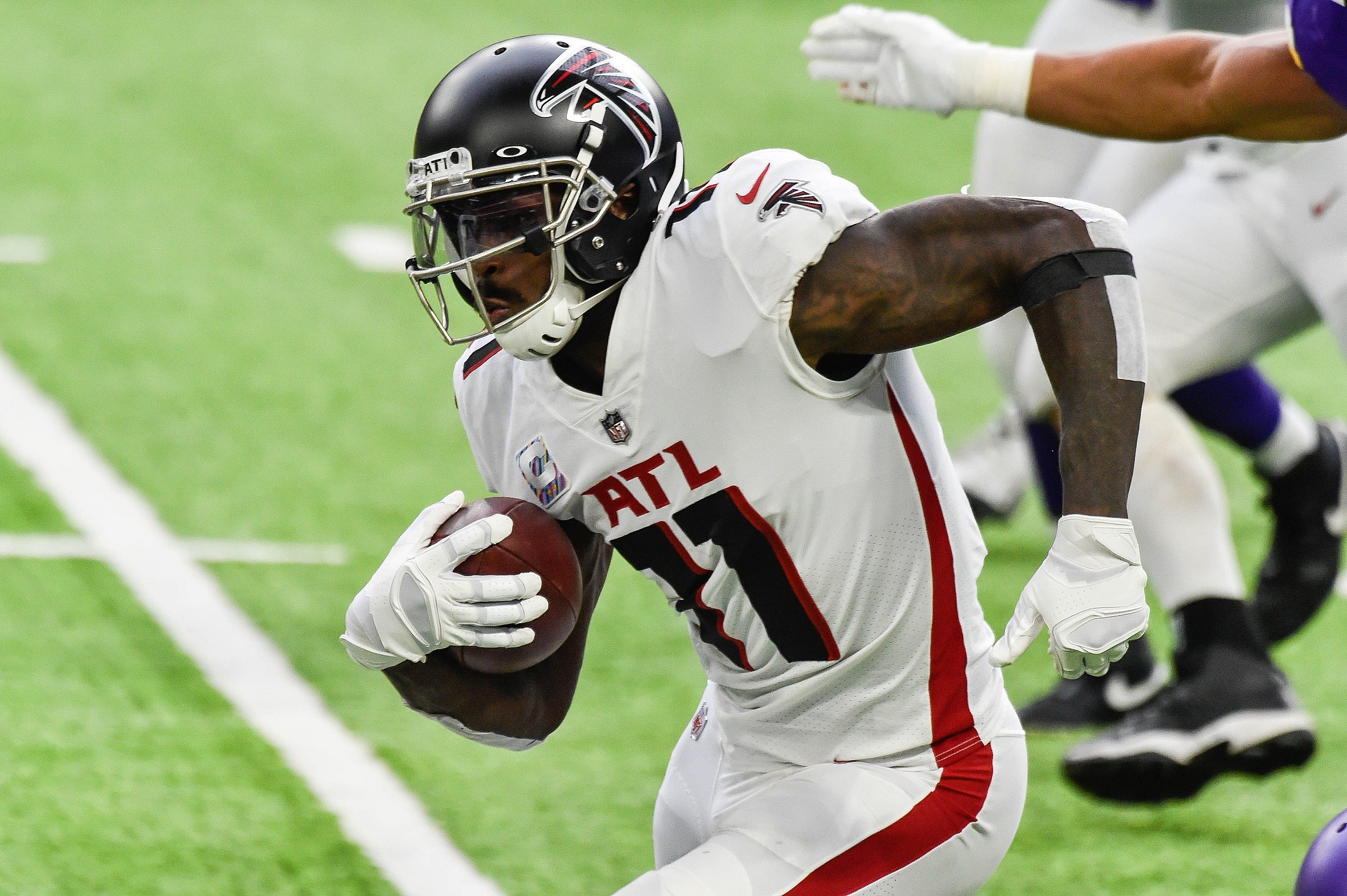 Falcons star WR Julio Jones during NFL game against Vikings