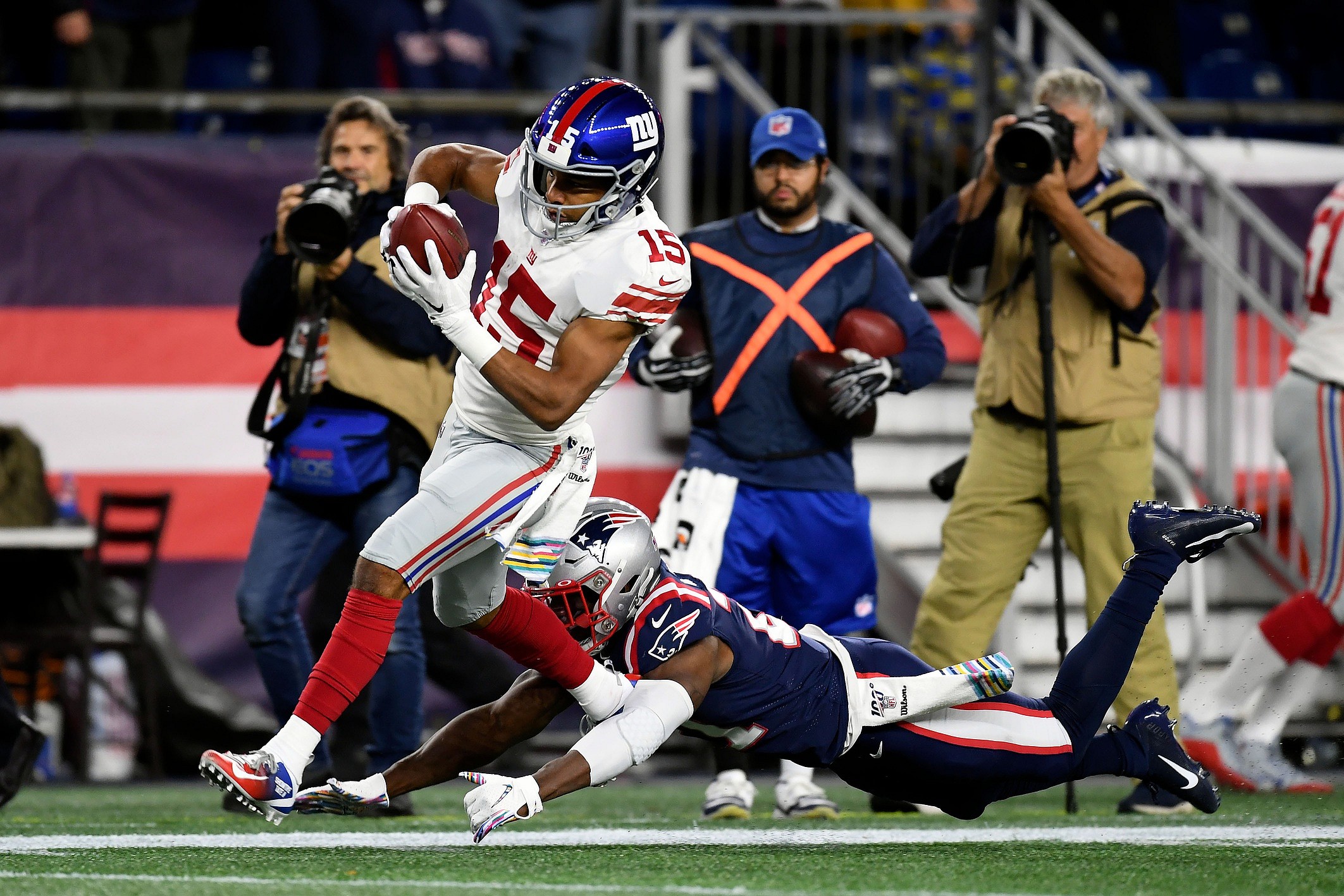 Golden Tate to the New England Patriots