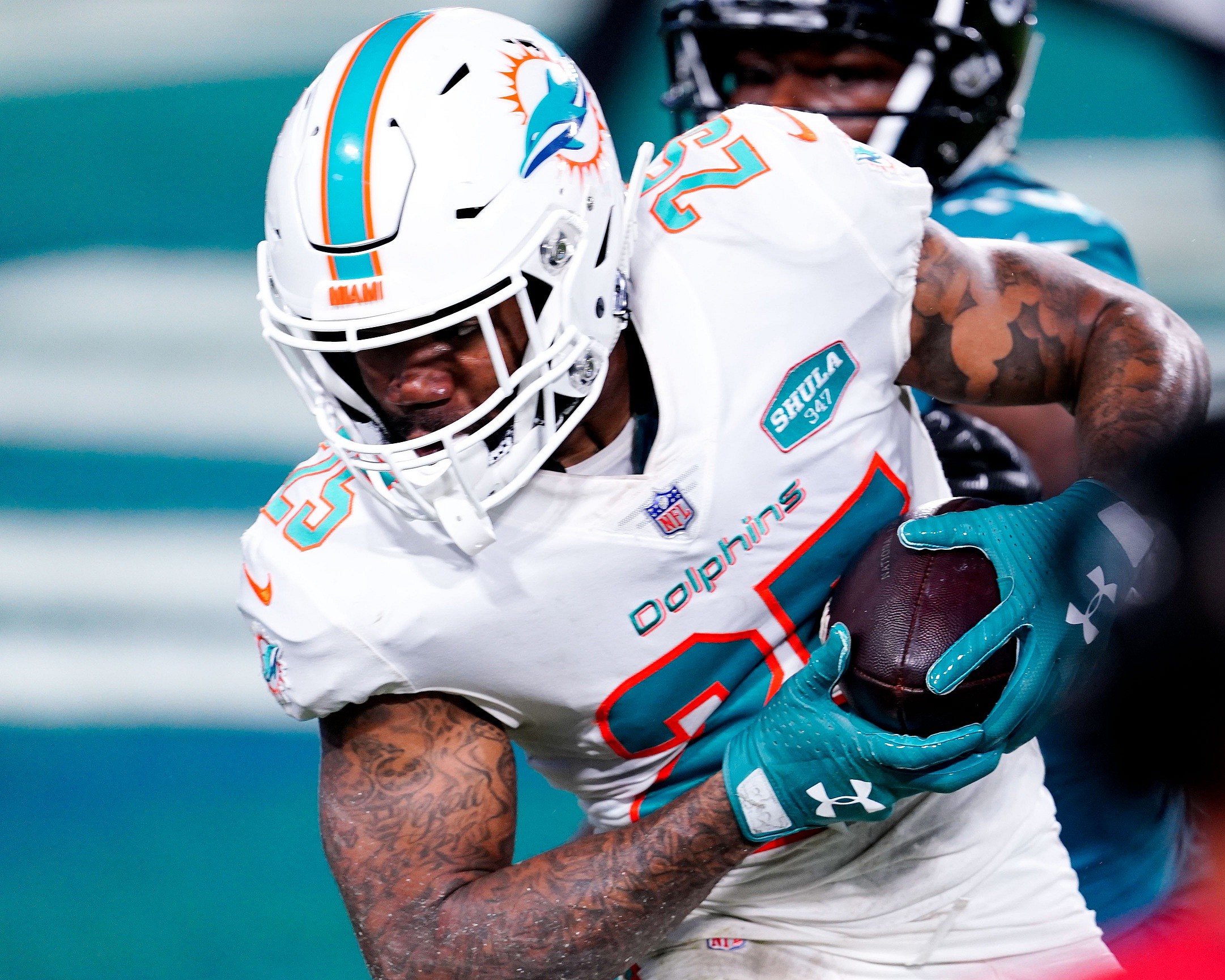 Miami Dolphins sell high on Xavien Howard in huge trade