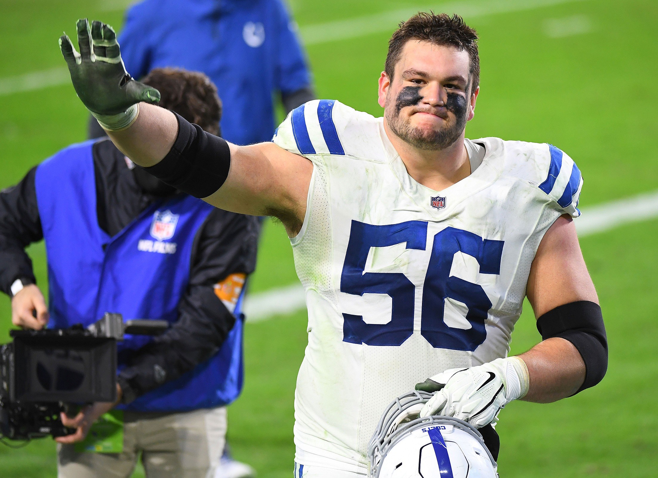 Eric Fisher to Indianapolis Colts