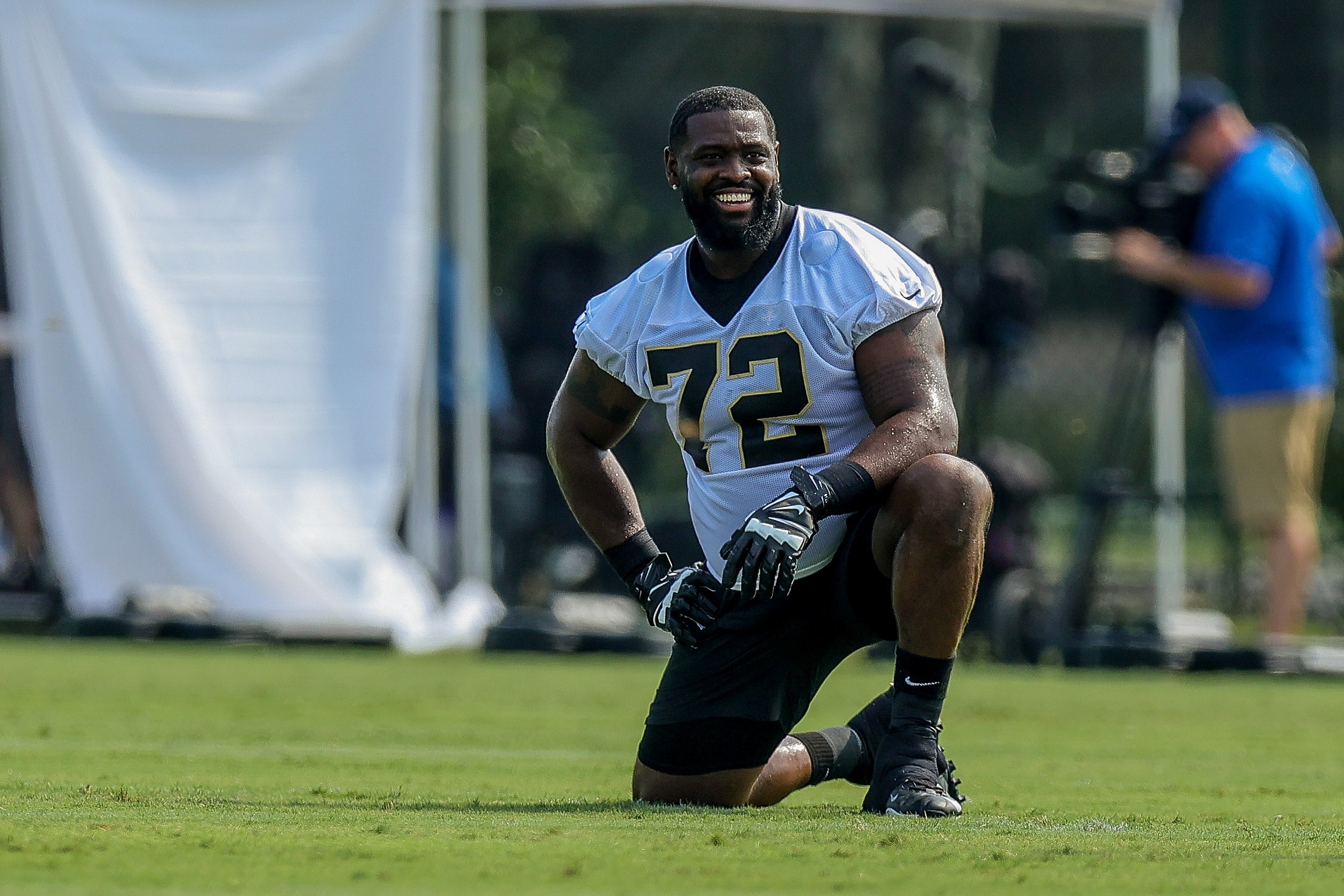 miami dolphins sign terron armstead