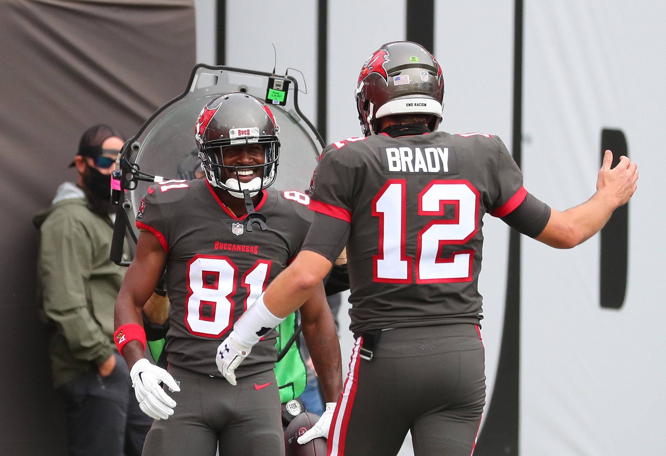 antonio brown goes after tom brady again