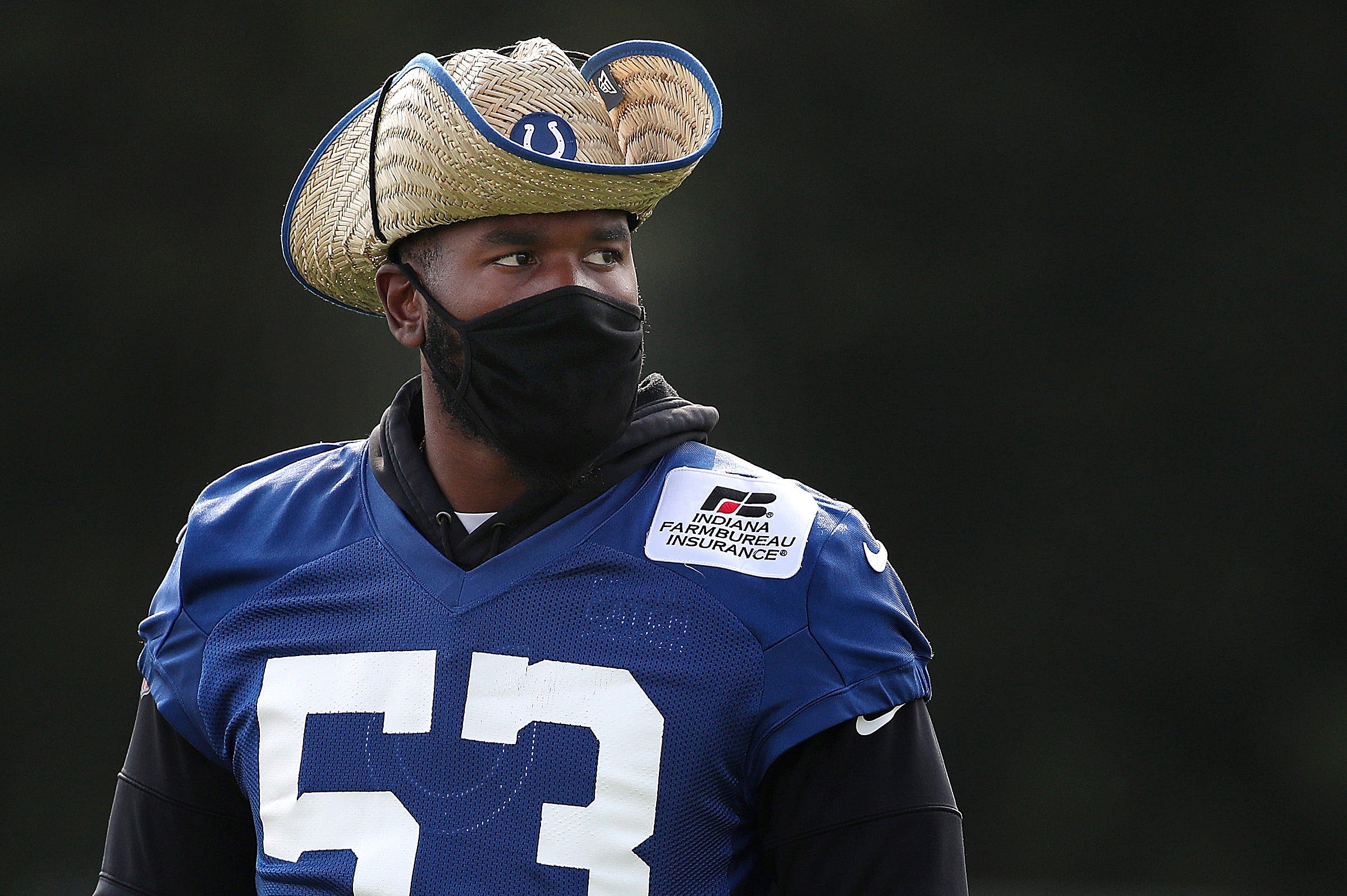 indianapolis colts darius leonard cowboy hat