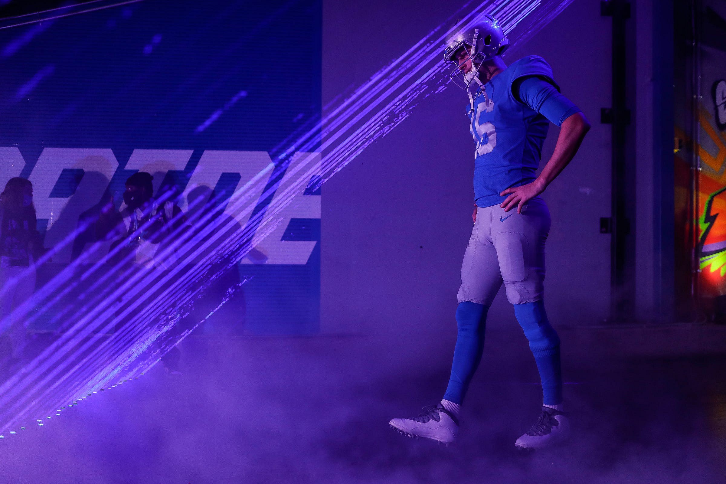 detroit lions commit to jared goff