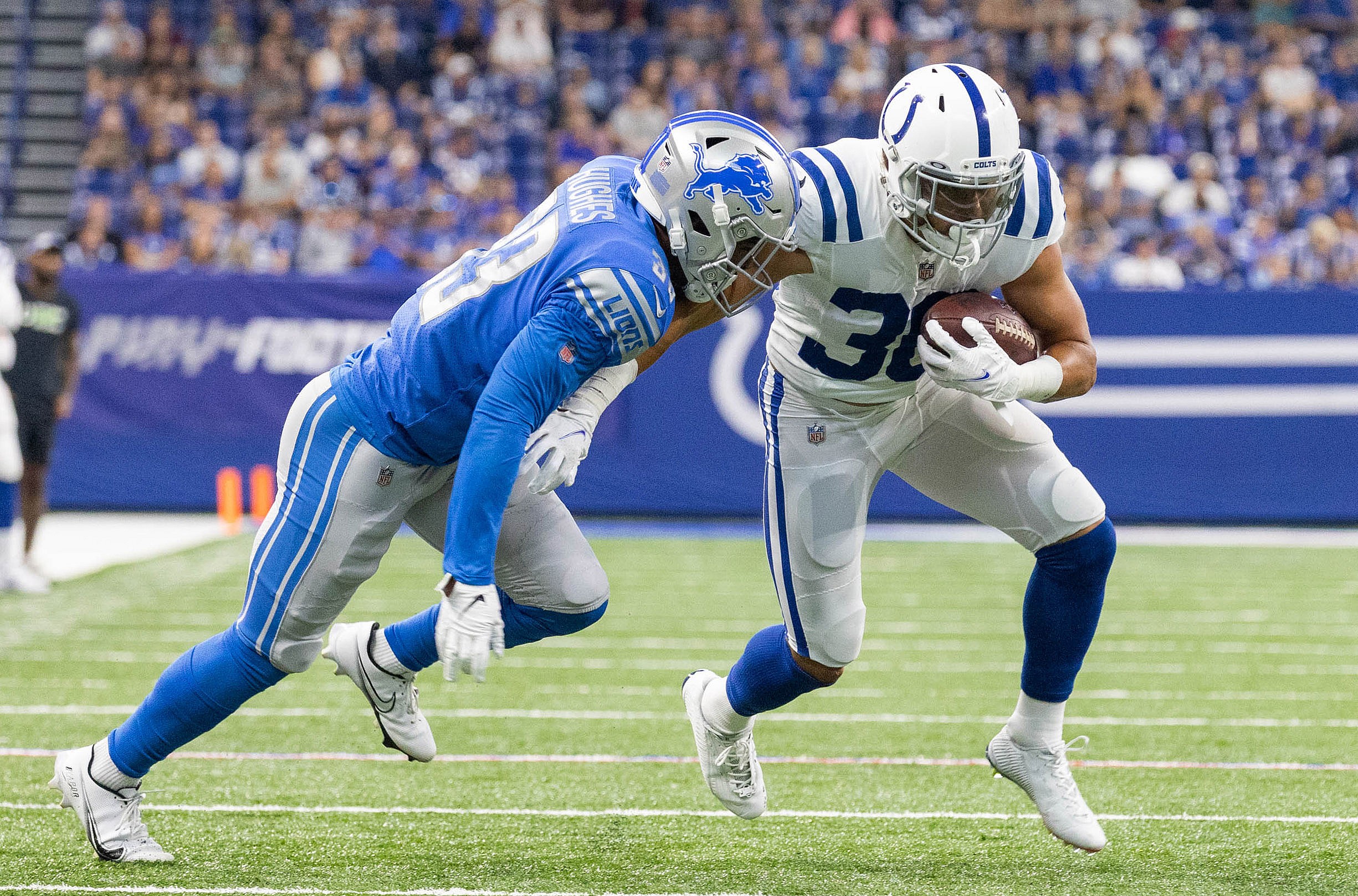 indianapolis colts running back phillip lindsay