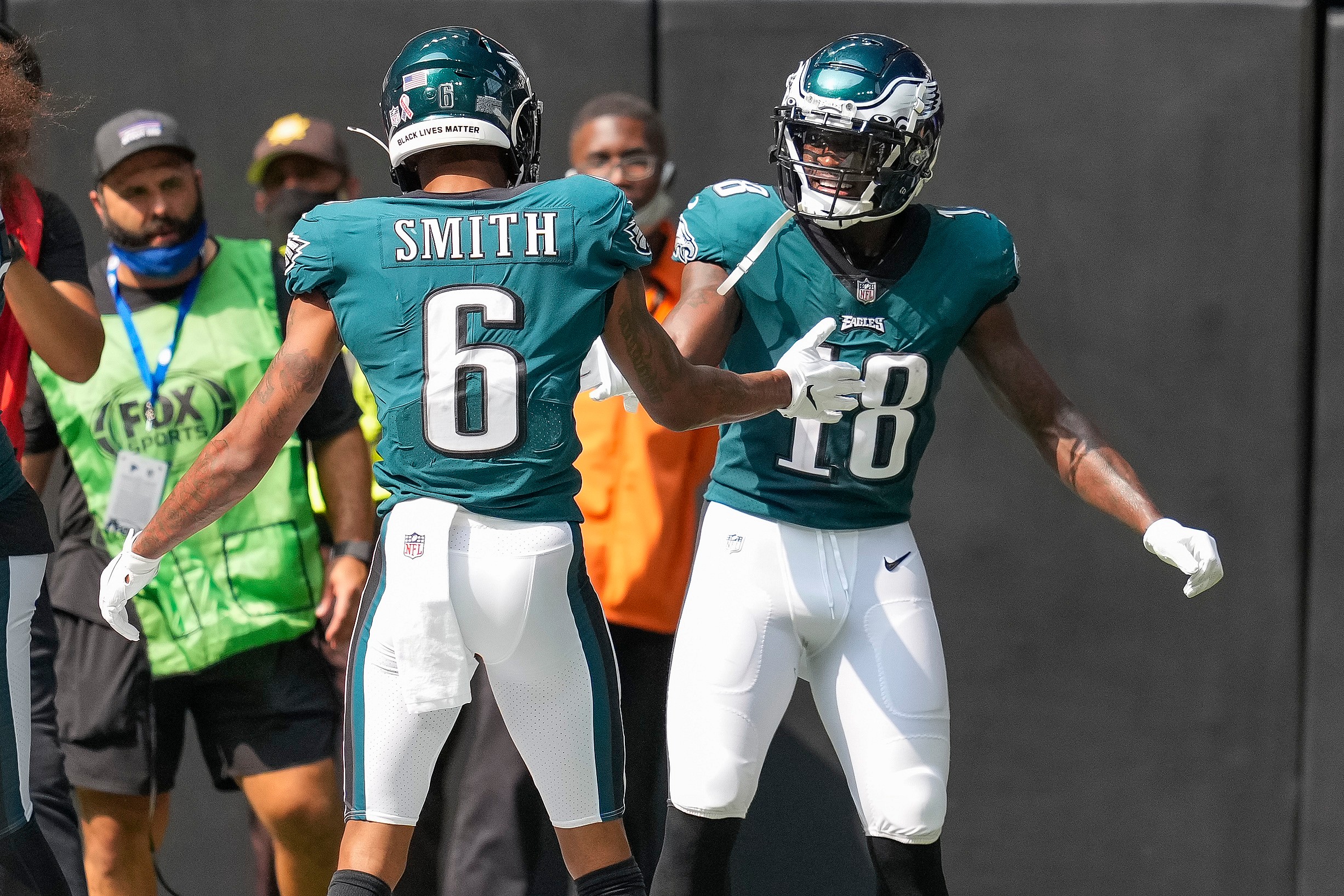 eagles vs 49ers: devonta smith
