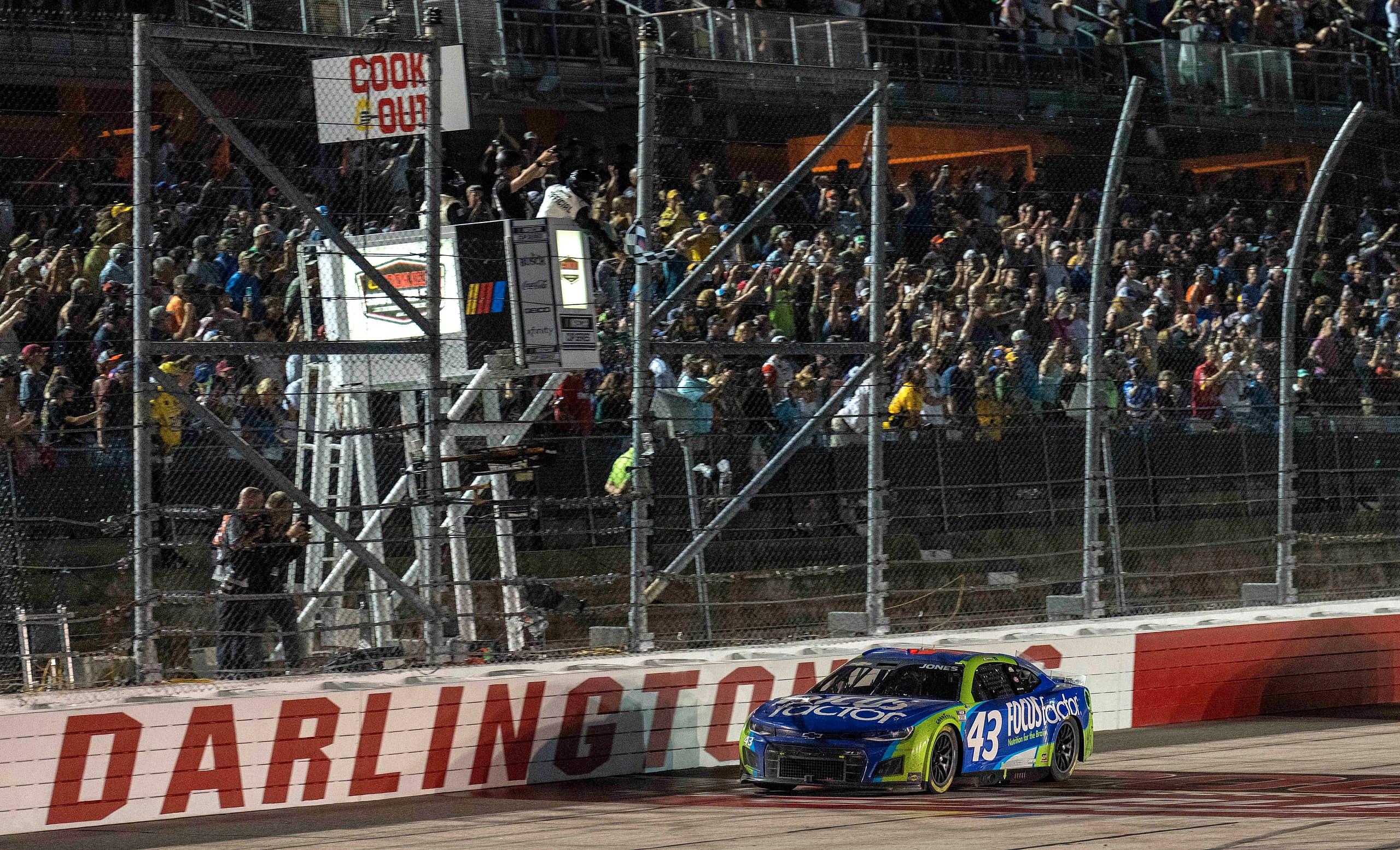 NASCAR: Cook Out Southern 500
