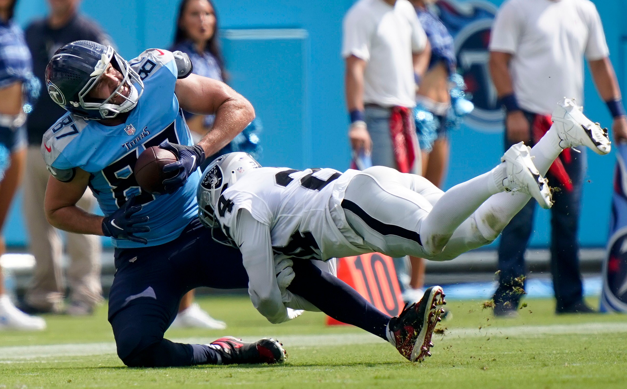 NFL: Las Vegas Raiders at Tennessee Titans