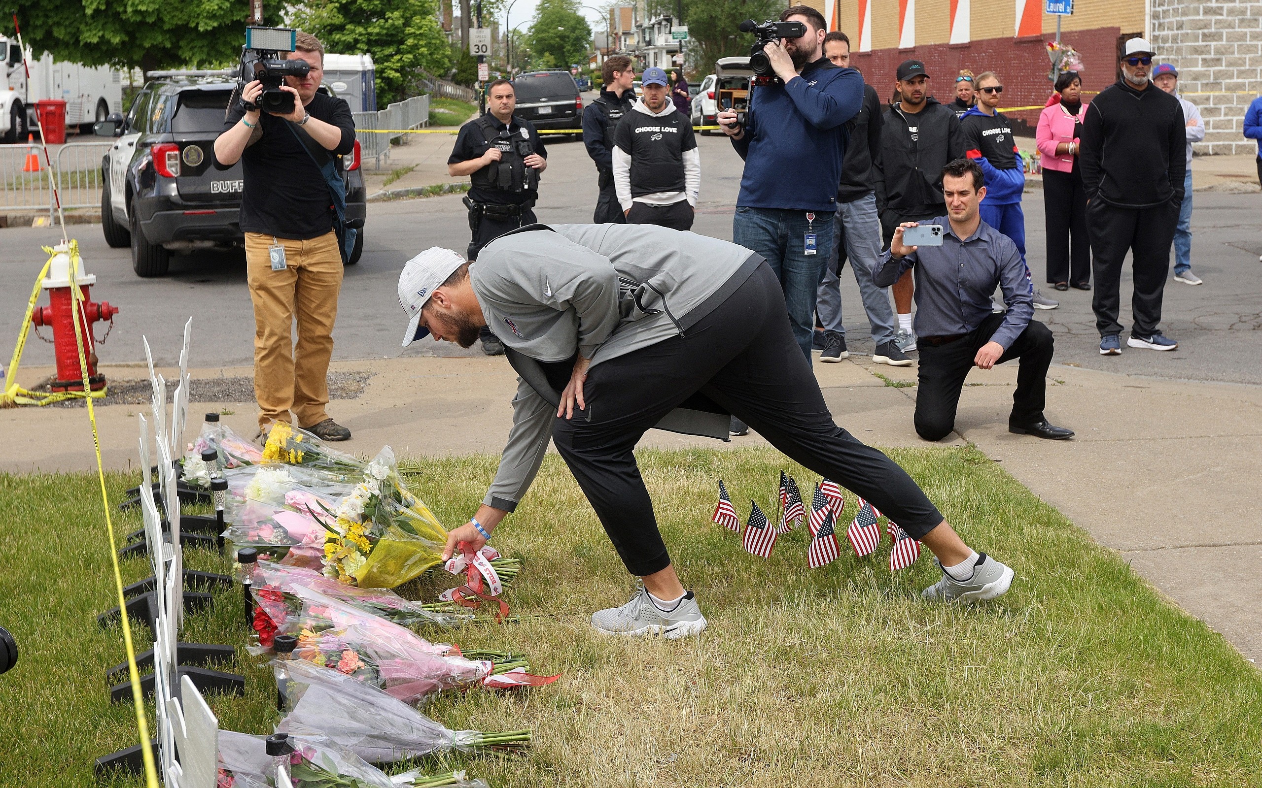 buffalo bills qb josh allen at memorial of buffalo attack, tops supermarket
