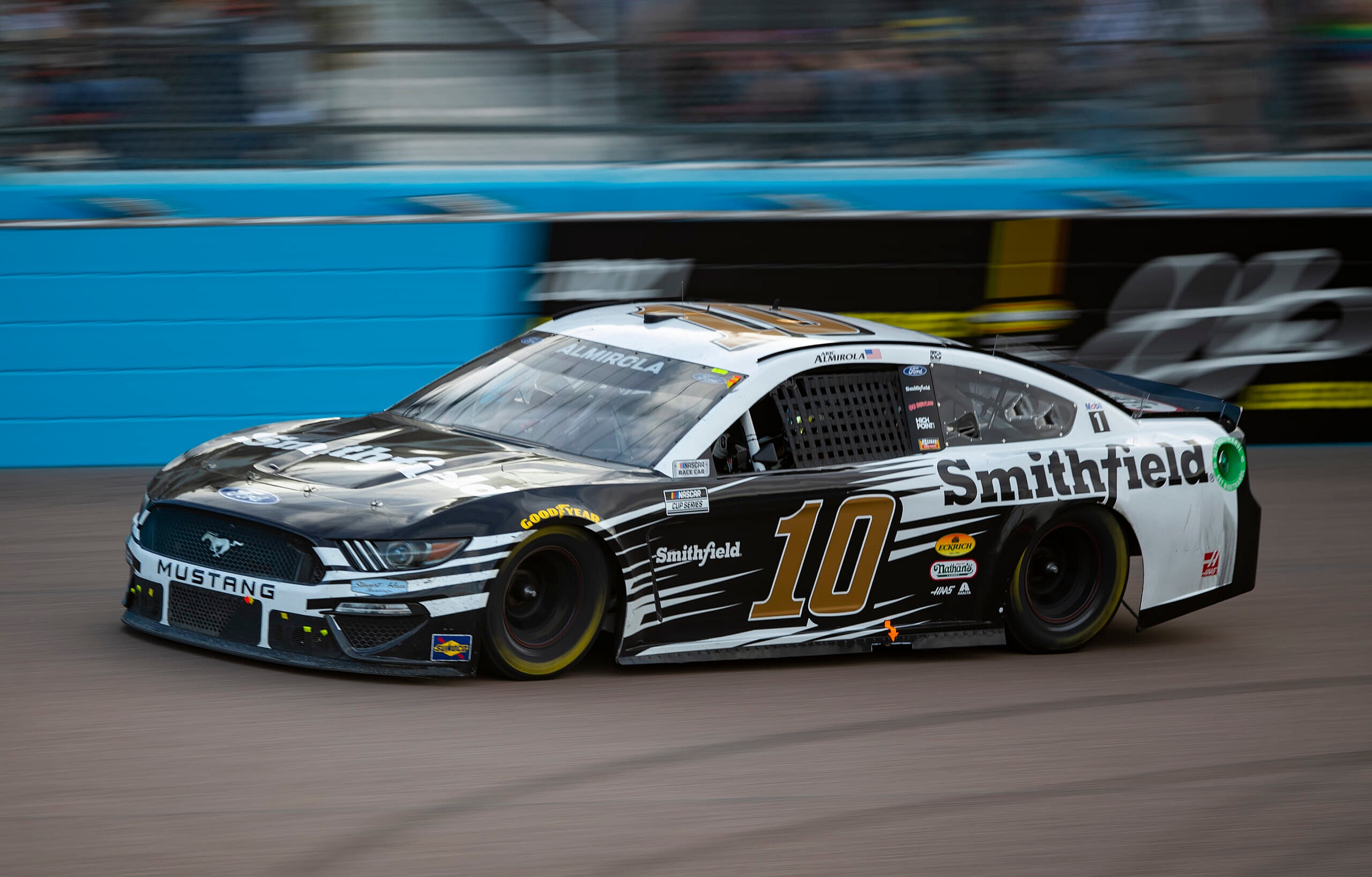 nascar aric almirola