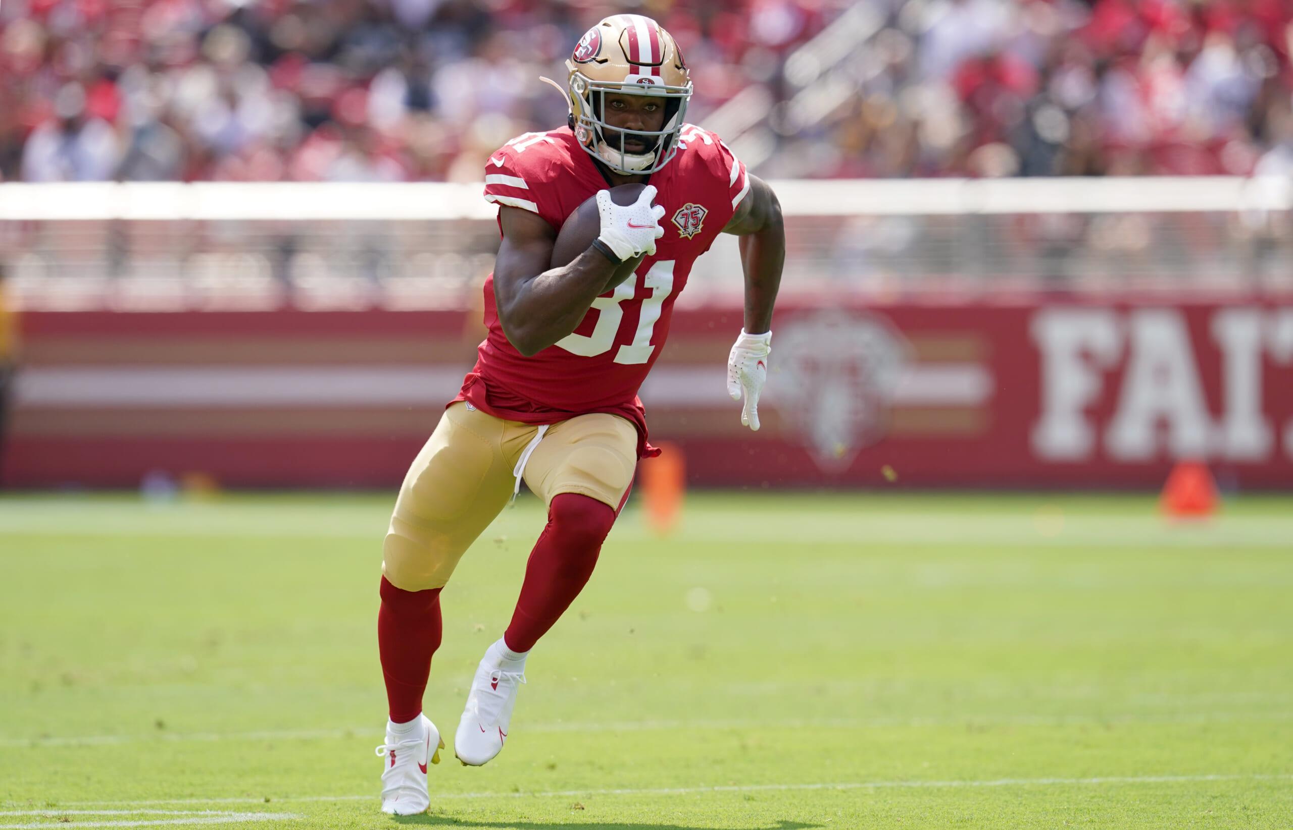 miami dolphins sign raheem mostert