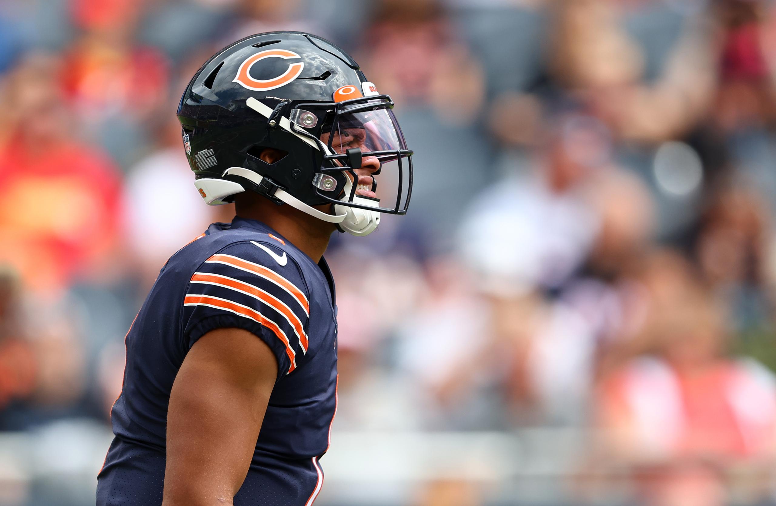 chicago bears quarterback justin fields