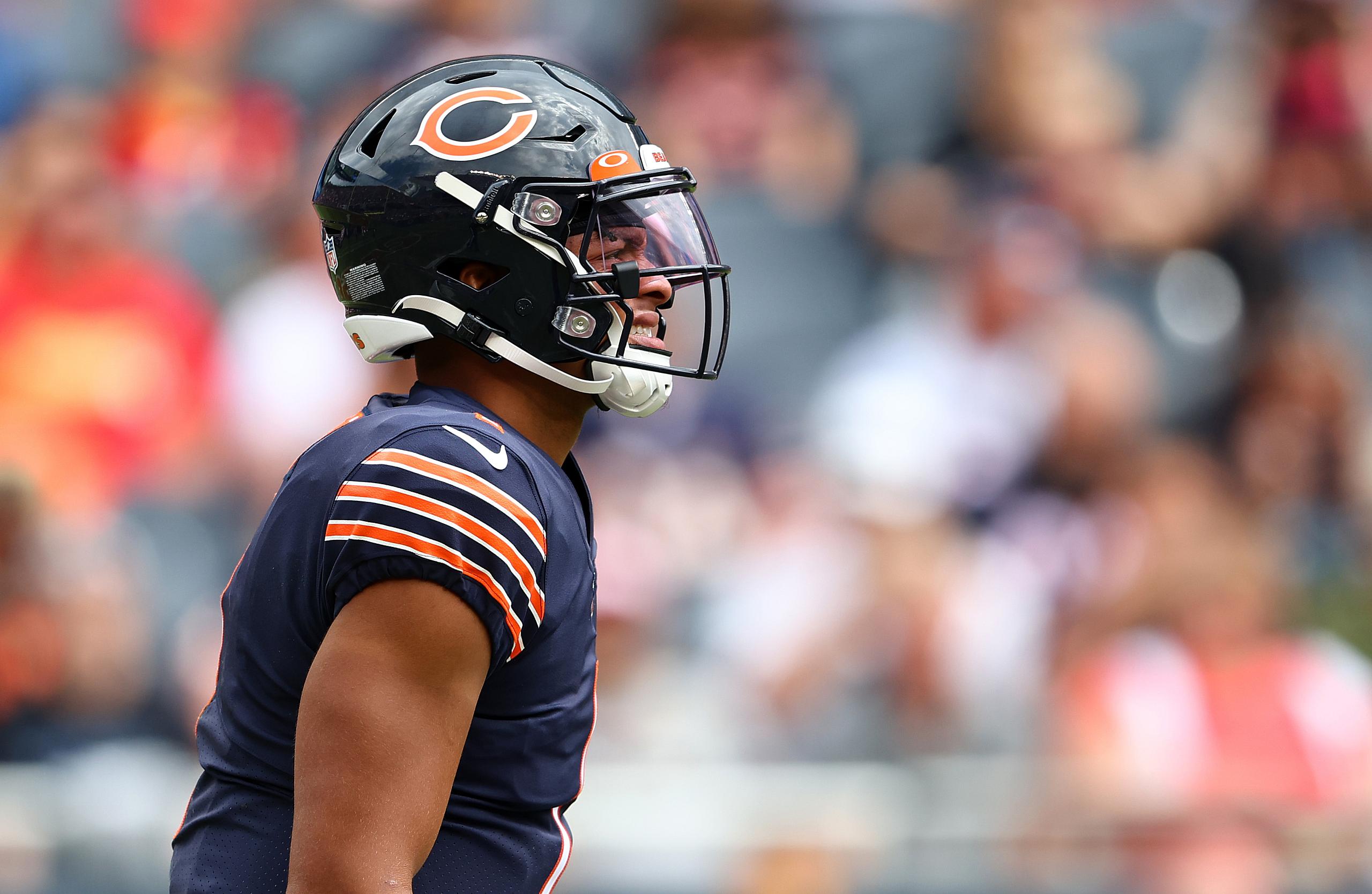 chicago bears quarterback justin fields