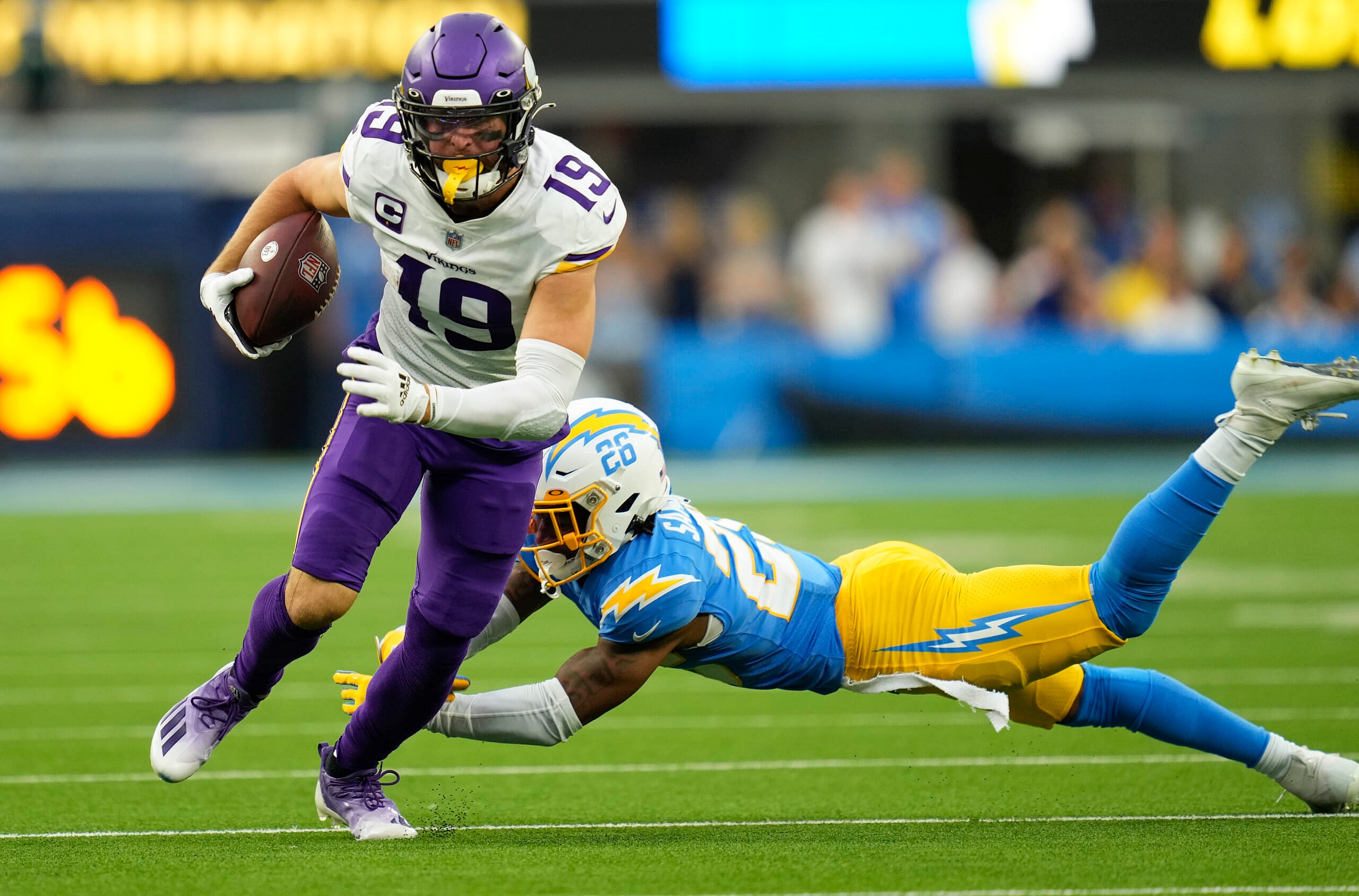 adam thielen trade, los angeles chargers
