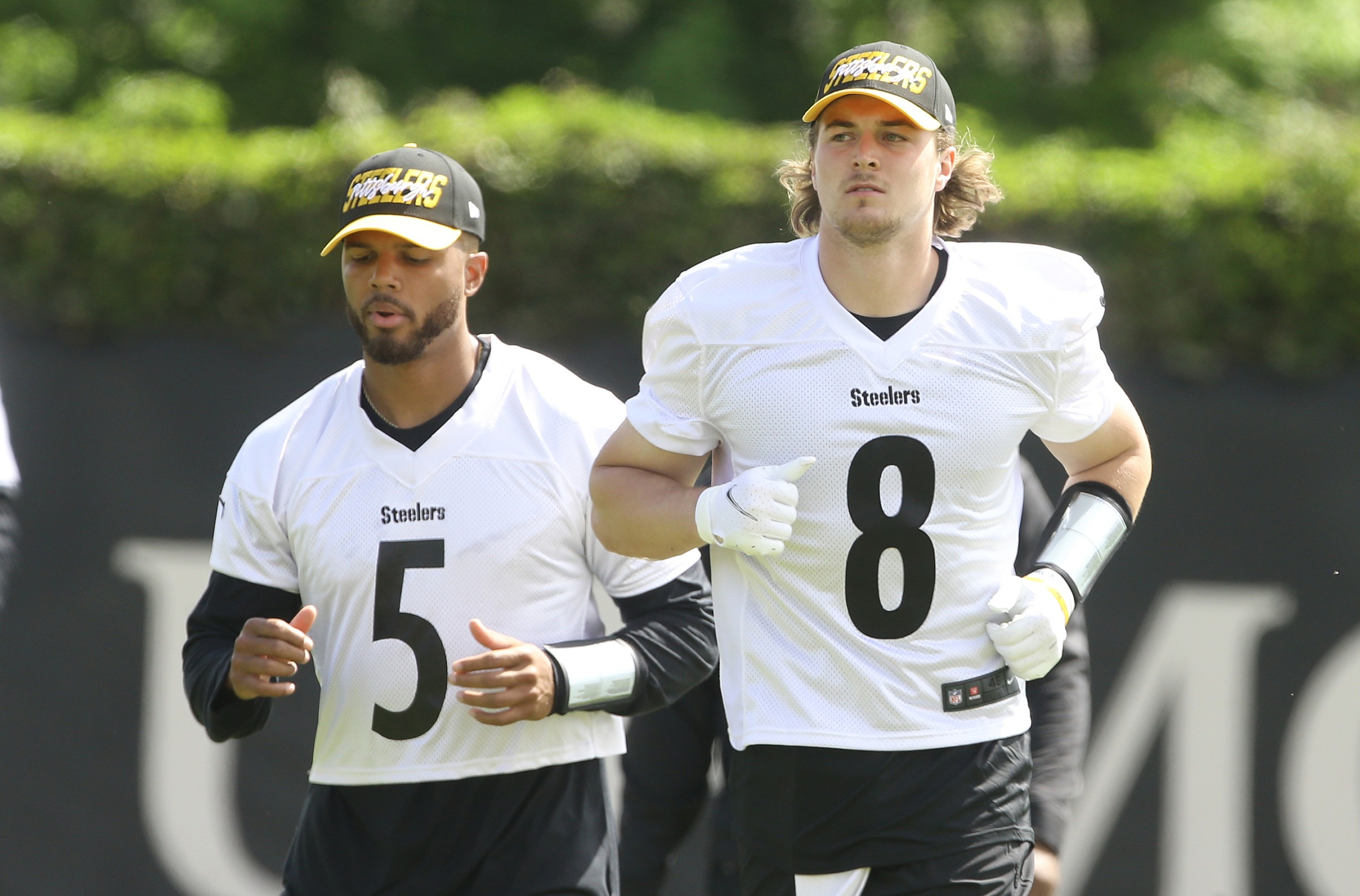 kenny pickett, pittsburgh steelers