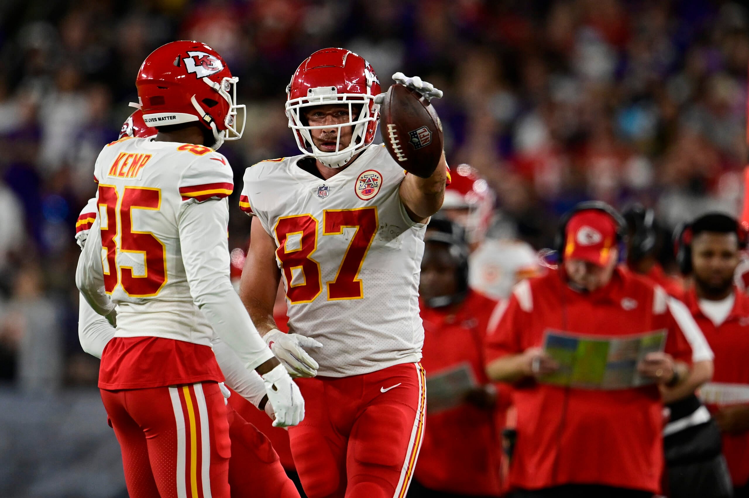 kansas city chiefs' travis kelce against baltimore ravens