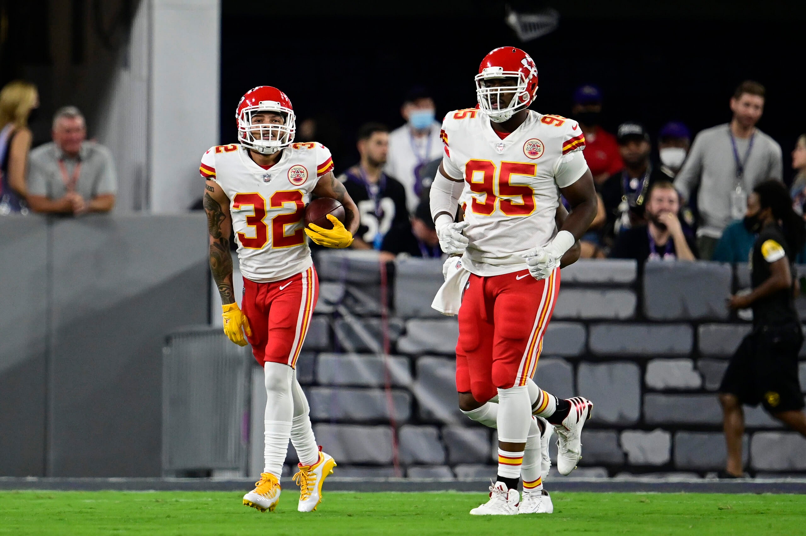 kansas city chiefs tyrann mathieu picks off baltimore ravens' lamar jackson