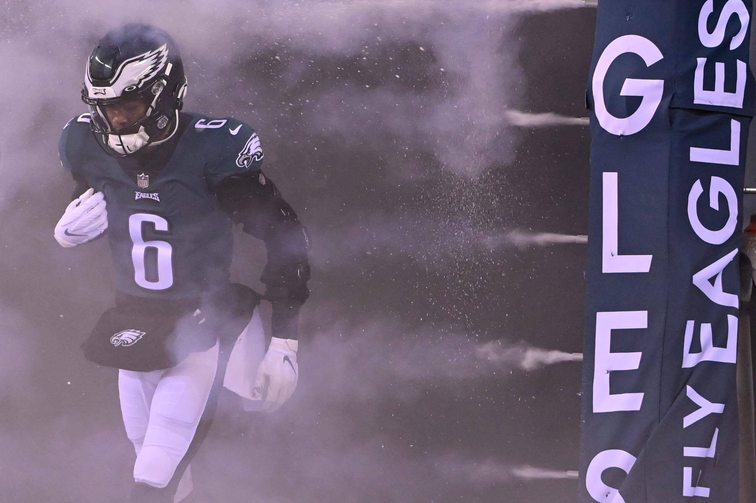 philadelphia eagles add jarvis landry to team up with devonta smith