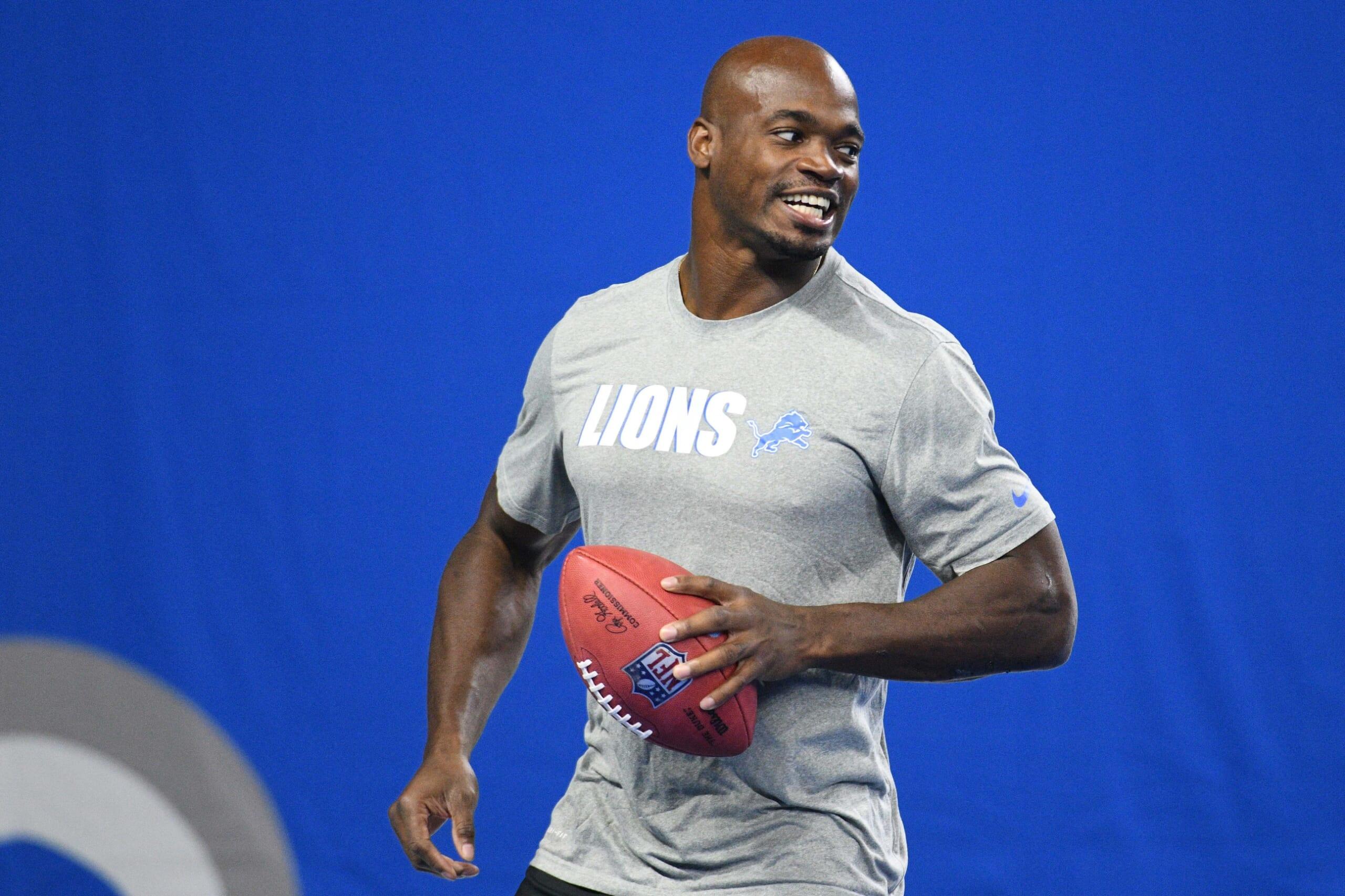 Los Angeles Rams sign Adrian Peterson
