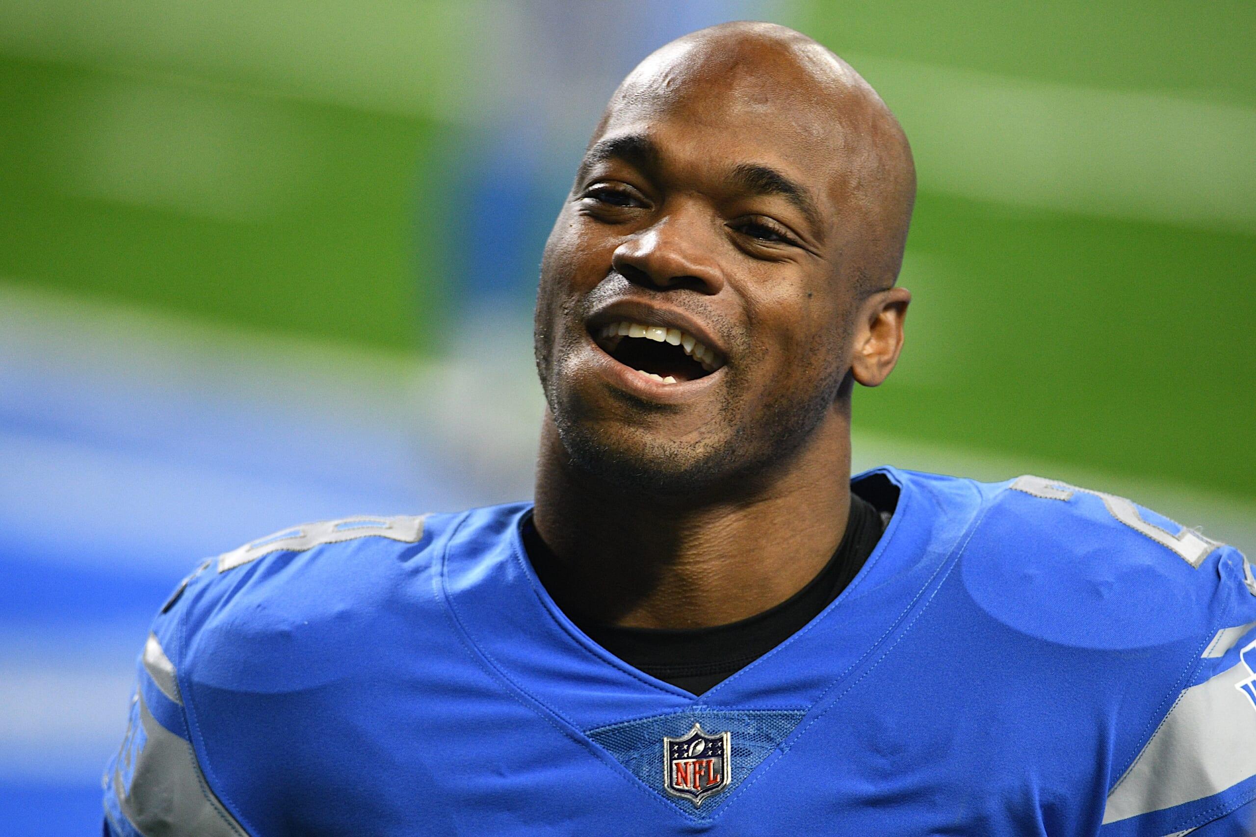 miami dolphins sign adrian peterson