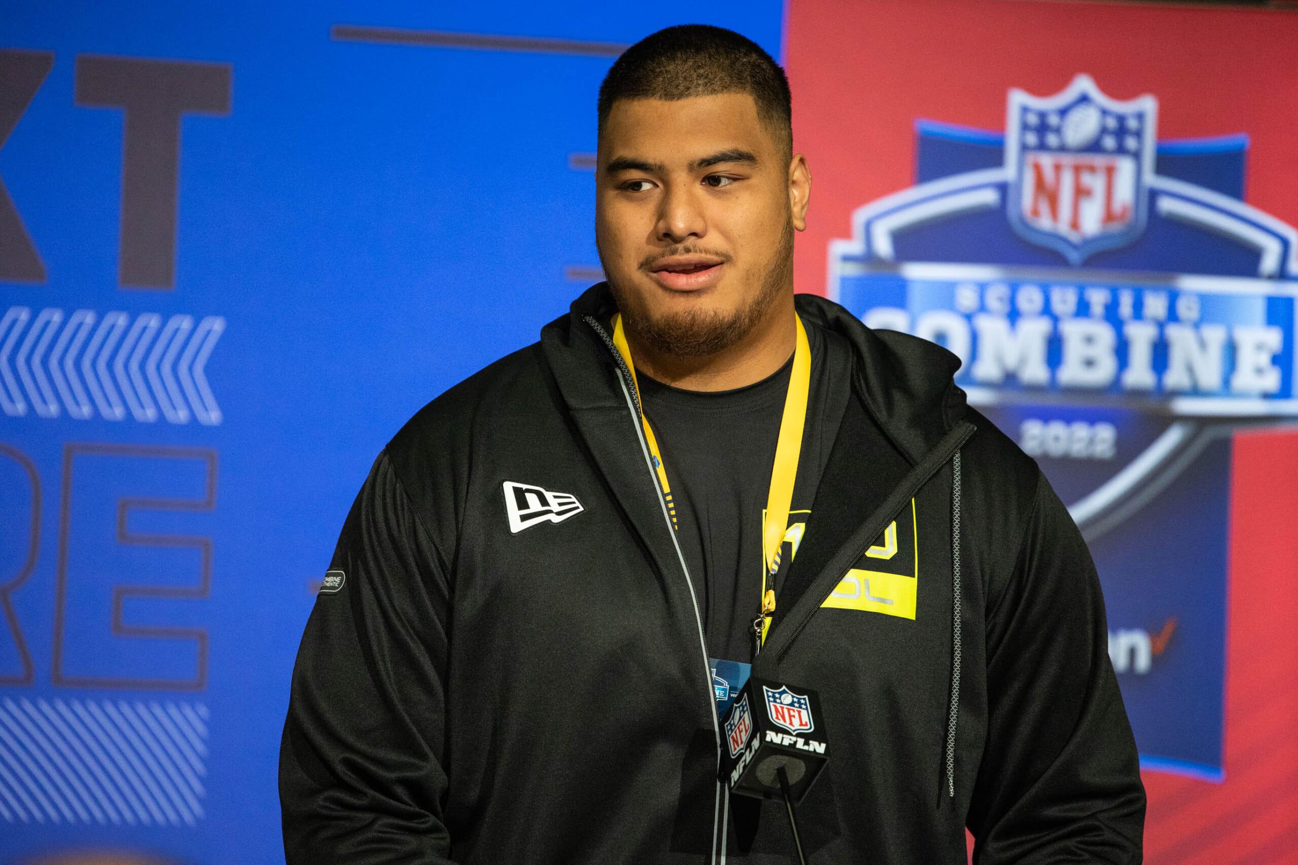 chicago bears mock draft: daniel faalele