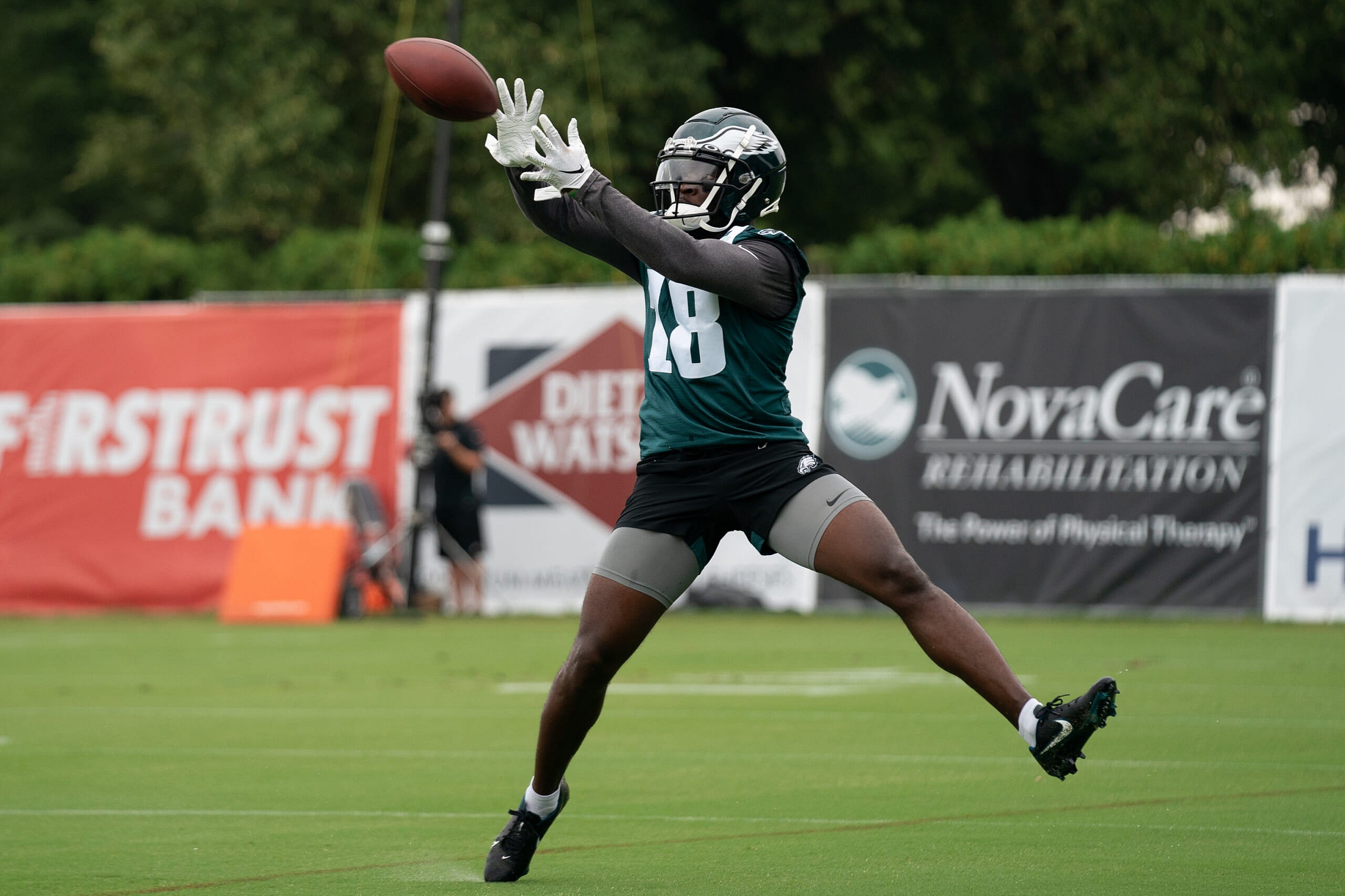 eagles vs steelers: jalen reagor